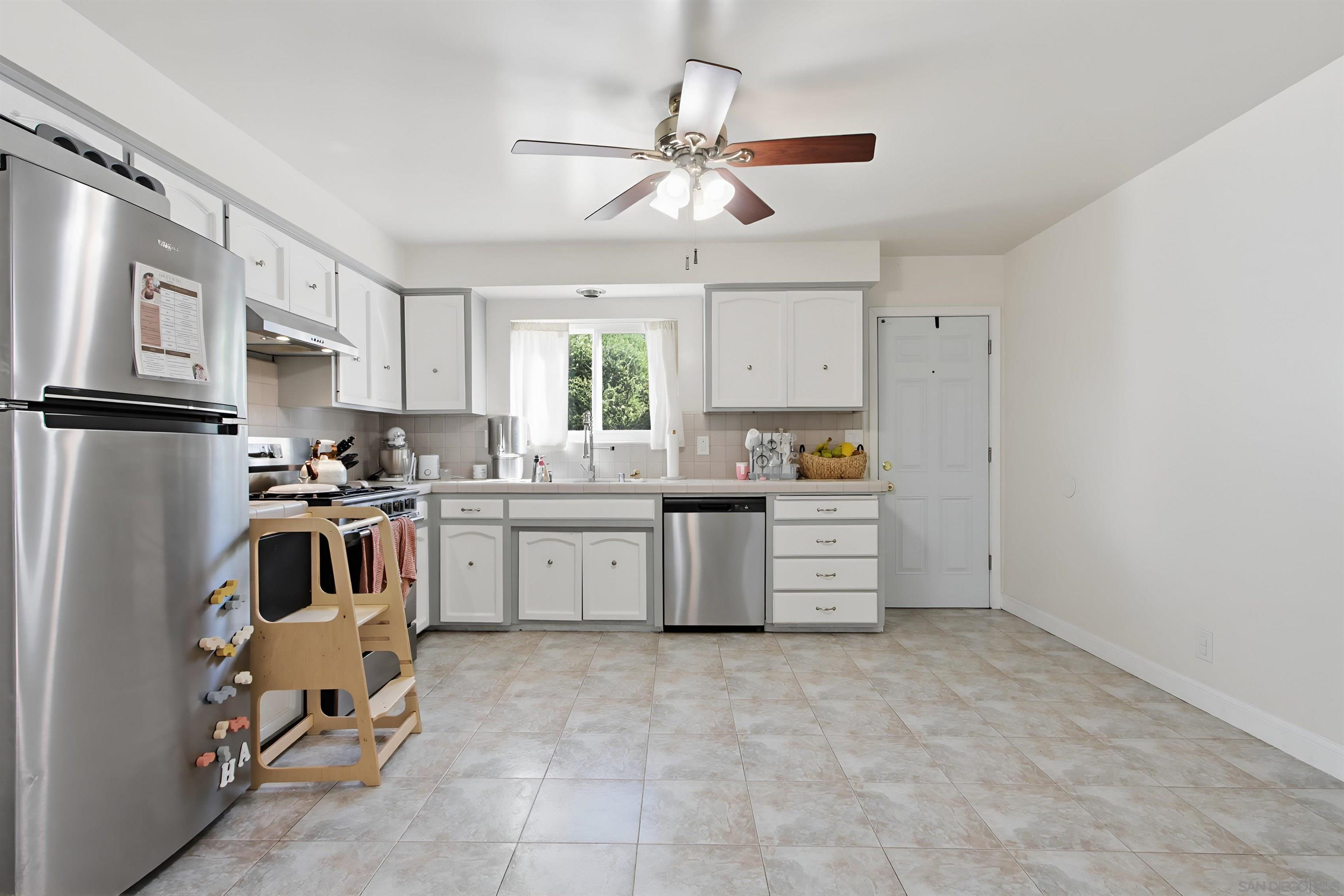 Detail Gallery Image 25 of 75 For 1654  Linwood St, San Diego,  CA 92103 - 4 Beds | 3 Baths