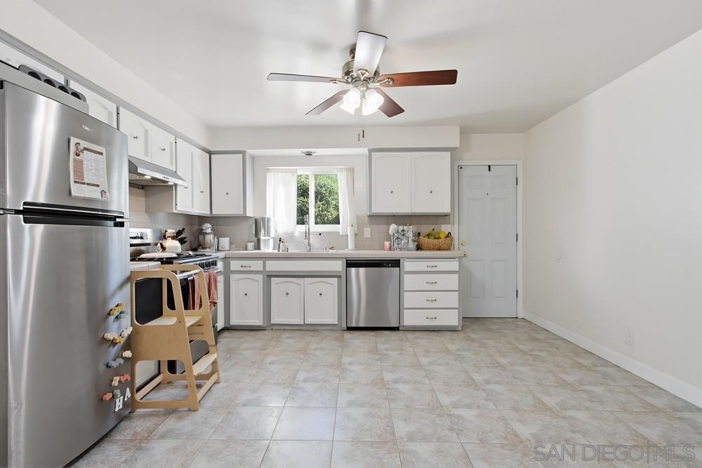 Detail Gallery Image 26 of 75 For 1654  Linwood St, San Diego,  CA 92103 - 4 Beds | 3 Baths