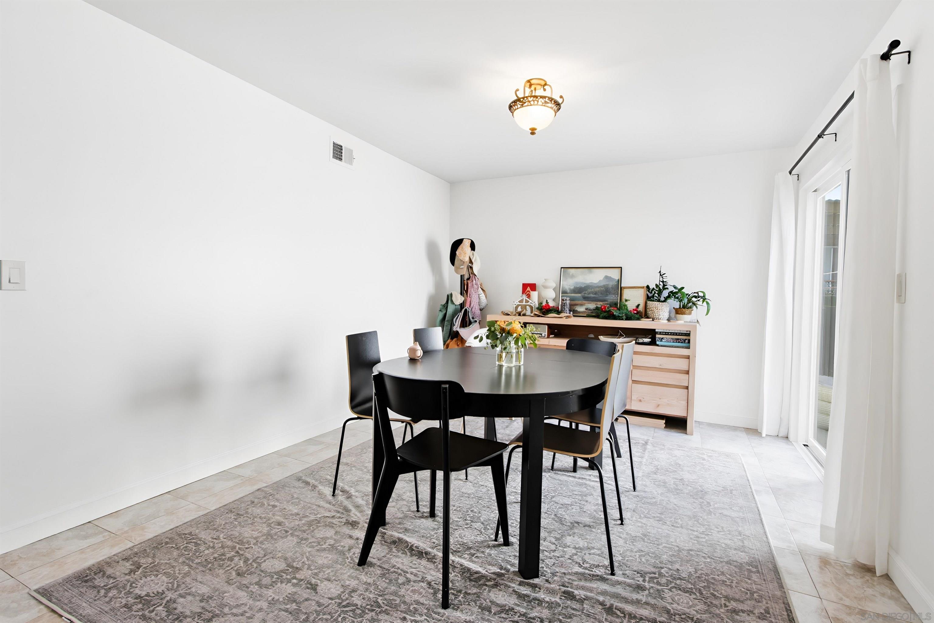 Detail Gallery Image 31 of 75 For 1654  Linwood St, San Diego,  CA 92103 - 4 Beds | 3 Baths