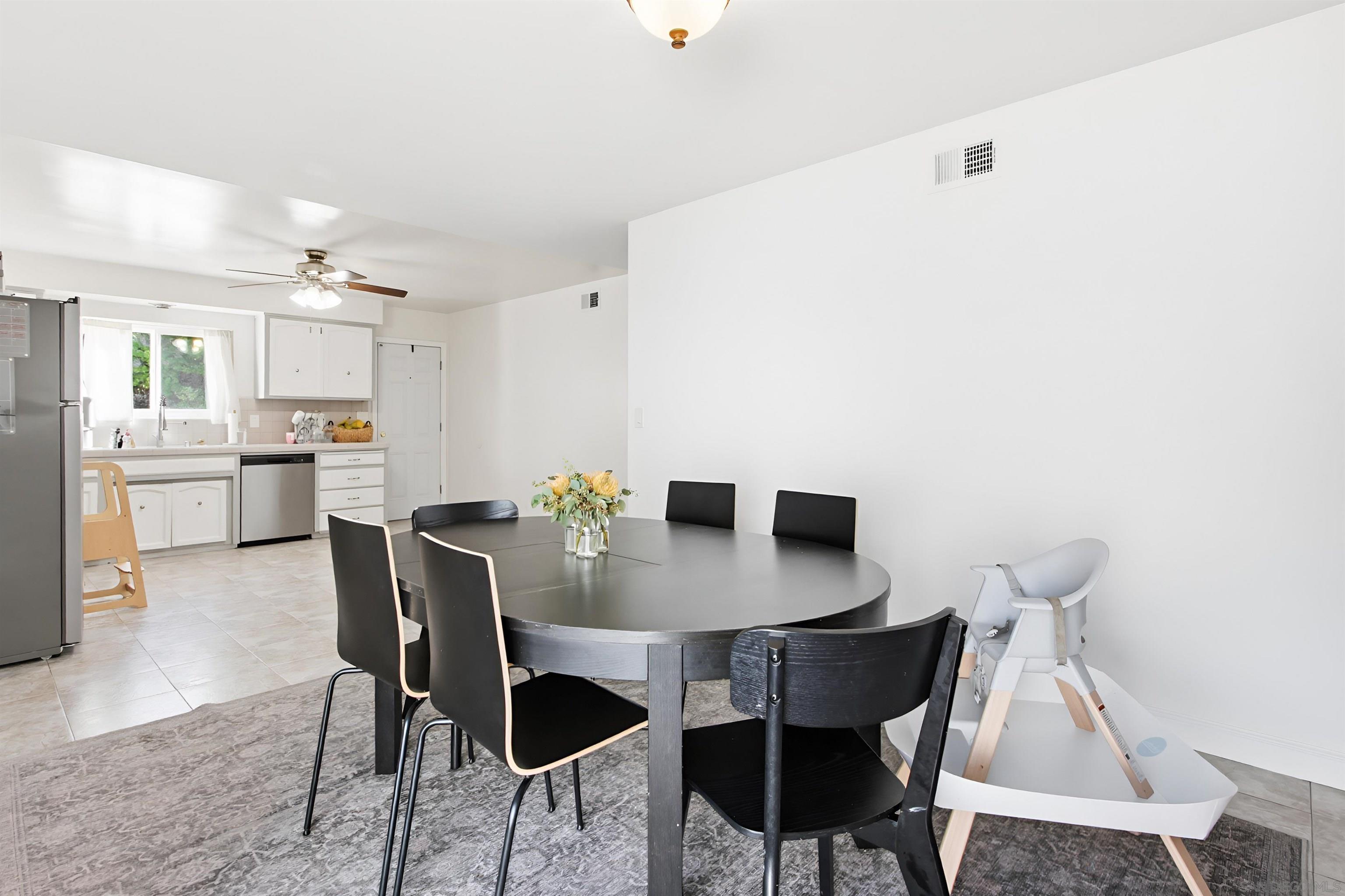 Detail Gallery Image 33 of 75 For 1654  Linwood St, San Diego,  CA 92103 - 4 Beds | 3 Baths