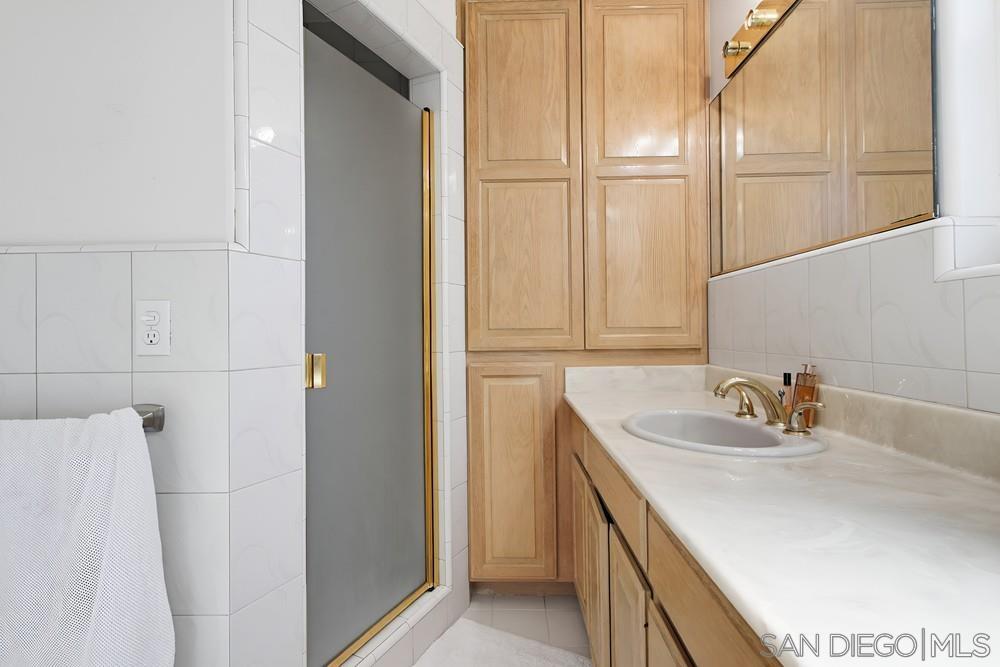 Detail Gallery Image 58 of 75 For 1654  Linwood St, San Diego,  CA 92103 - 4 Beds | 3 Baths