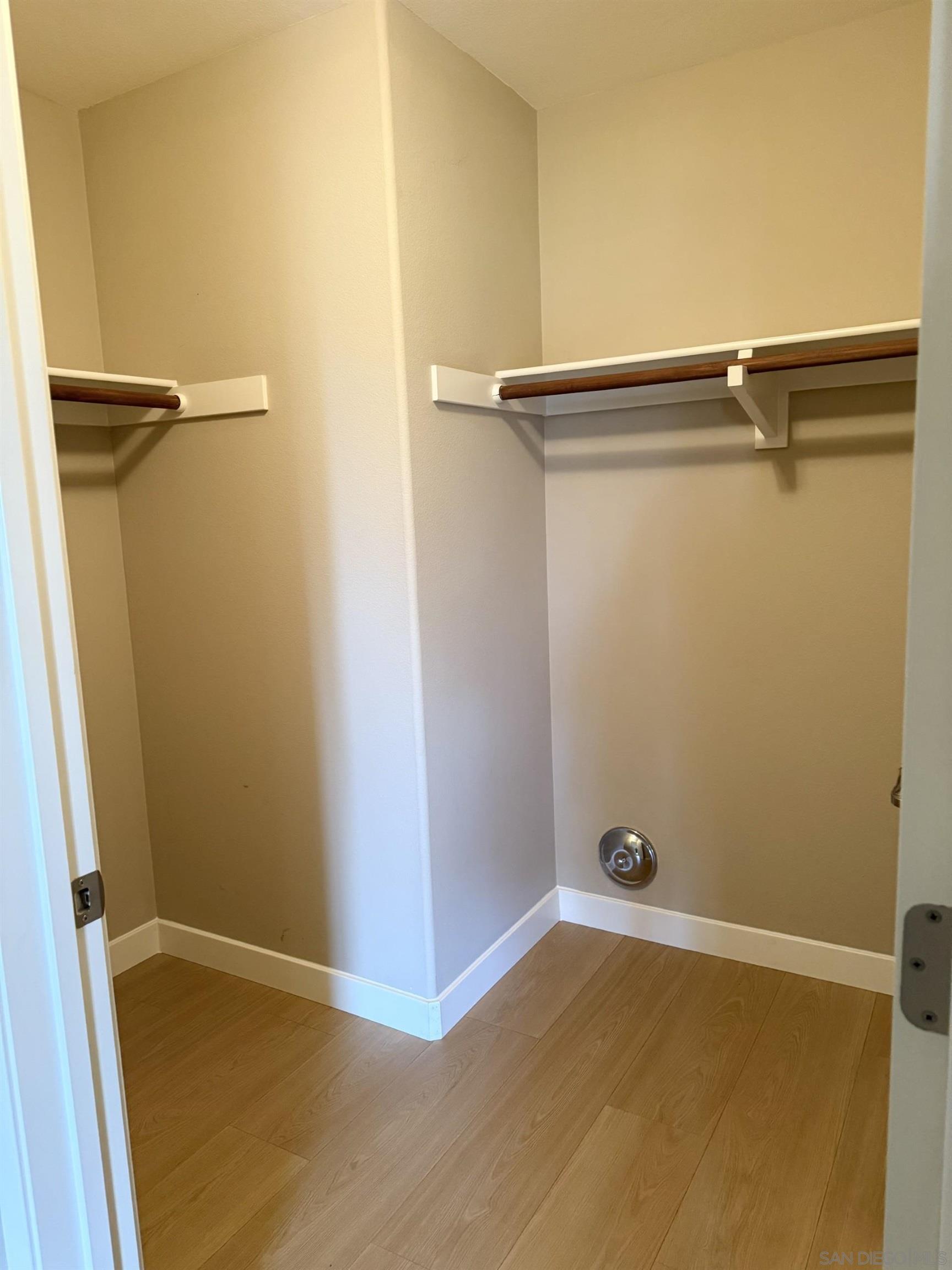 Detail Gallery Image 8 of 11 For 11130  Taloncrest Way  13, San Diego,  CA 92126 - 3 Beds | 2 Baths