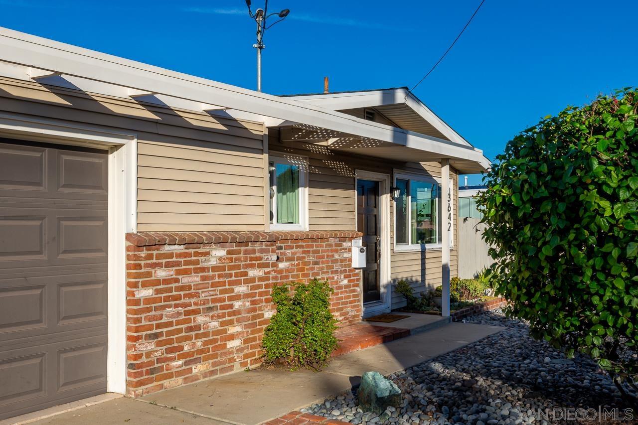 Detail Gallery Image 2 of 49 For 3642  Conrad Avenue, San Diego,  CA 92117 - 3 Beds | 2 Baths