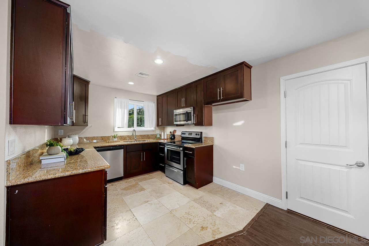 Detail Gallery Image 12 of 49 For 3642  Conrad Avenue, San Diego,  CA 92117 - 3 Beds | 2 Baths