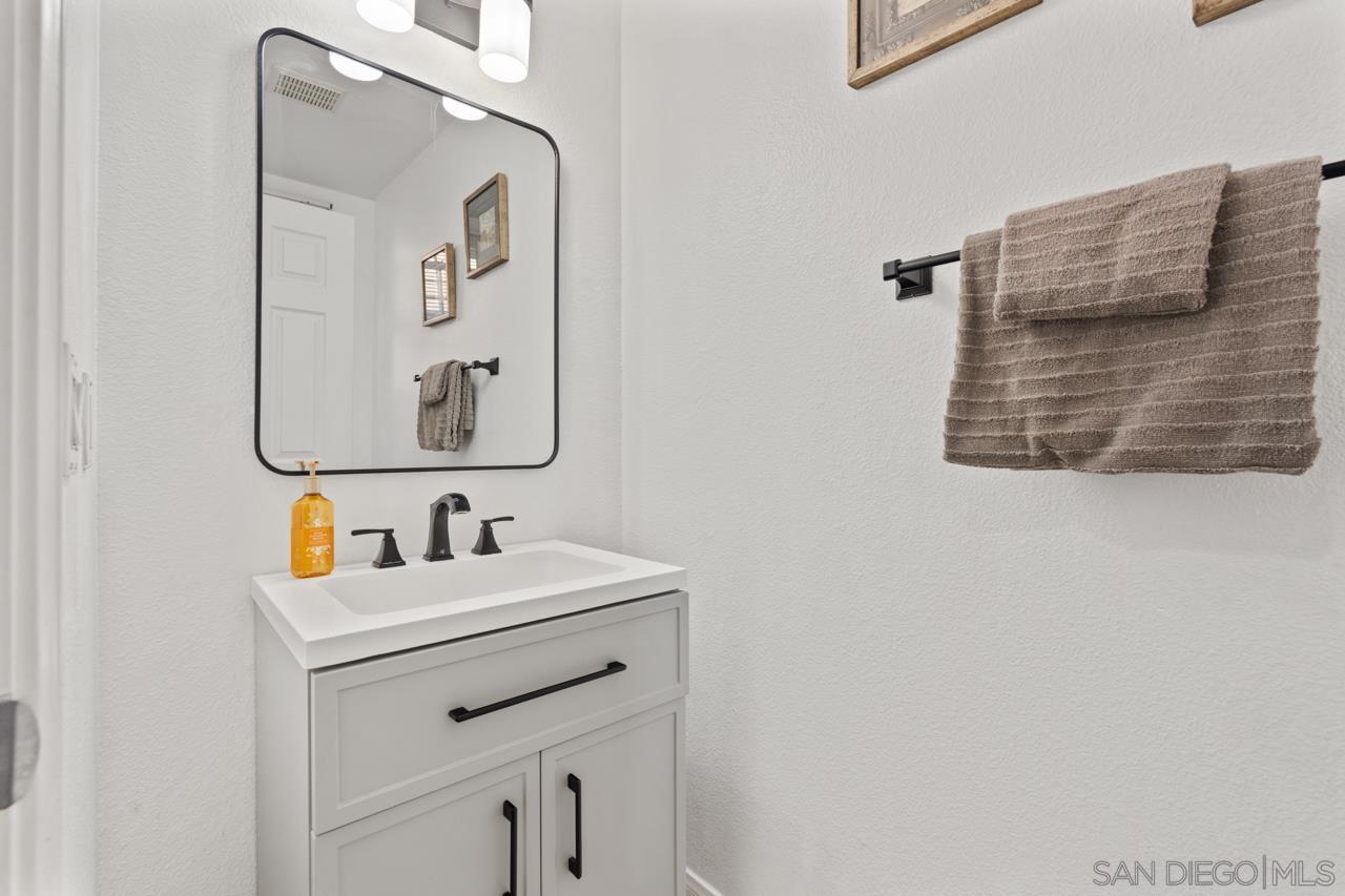 Detail Gallery Image 6 of 52 For 6373  Avenida De Las Vistas  #3,  San Diego,  CA 92154 - 3 Beds | 2/1 Baths