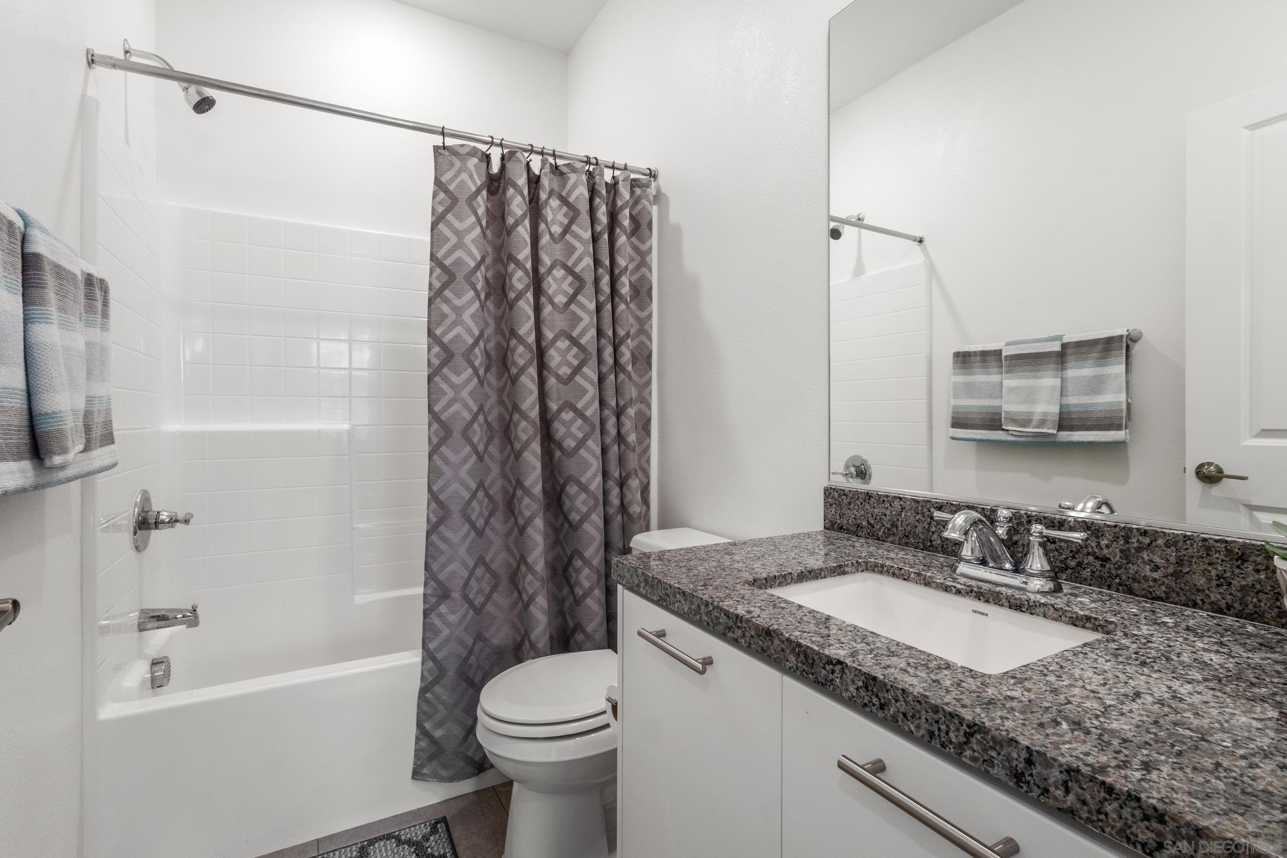Detail Gallery Image 19 of 35 For 5301  Calle Rockfish  #98,  San Diego,  CA 92154 - 3 Beds | 2/1 Baths