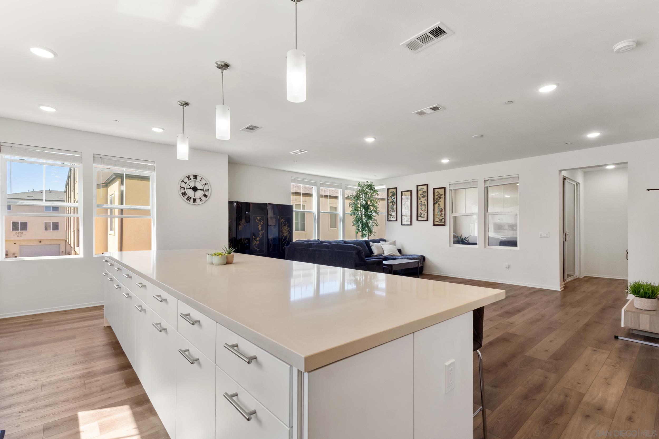 Detail Gallery Image 3 of 35 For 5301  Calle Rockfish  #98,  San Diego,  CA 92154 - 3 Beds | 2/1 Baths