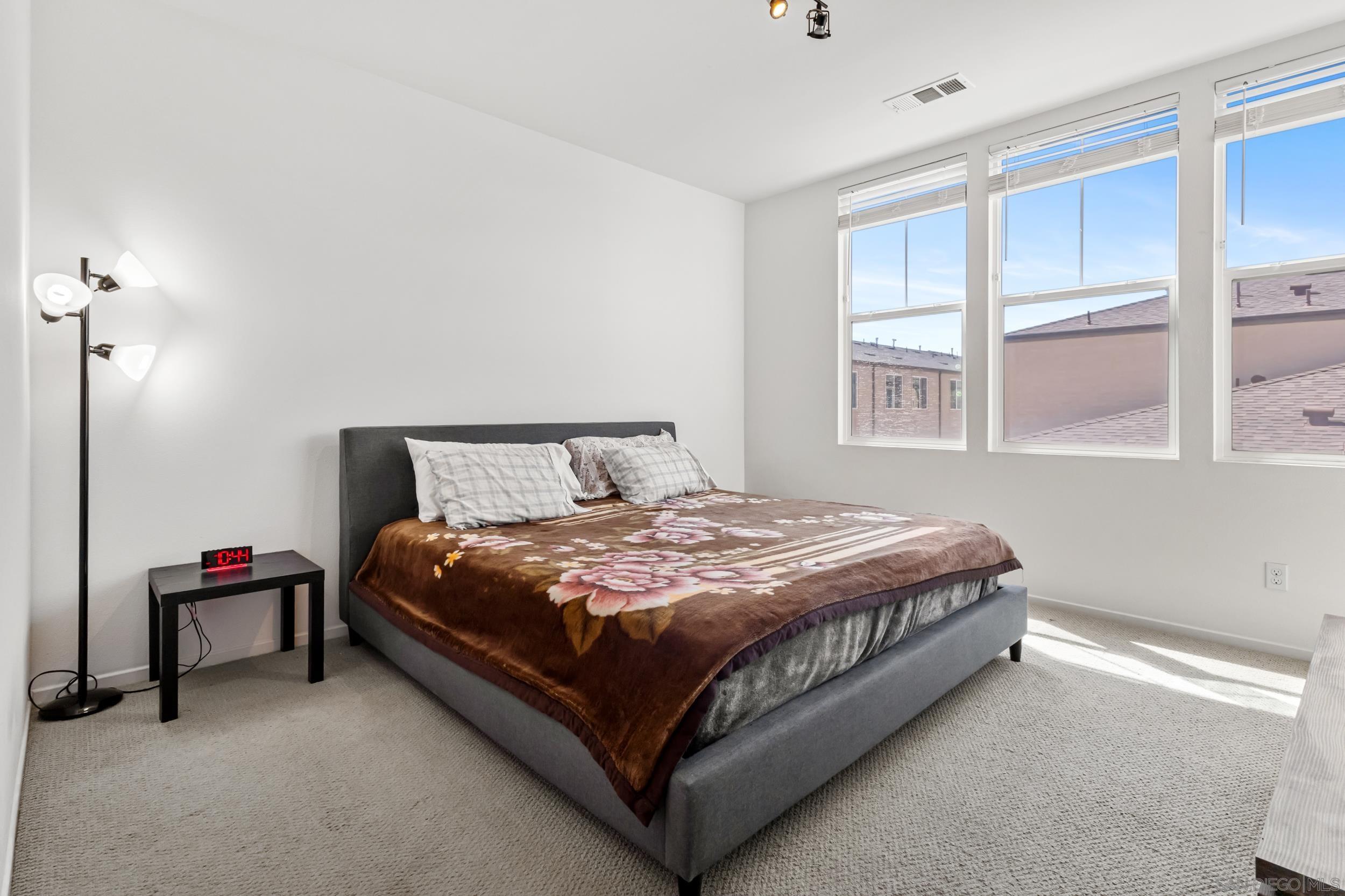 Detail Gallery Image 21 of 35 For 5301  Calle Rockfish  #98,  San Diego,  CA 92154 - 3 Beds | 2/1 Baths