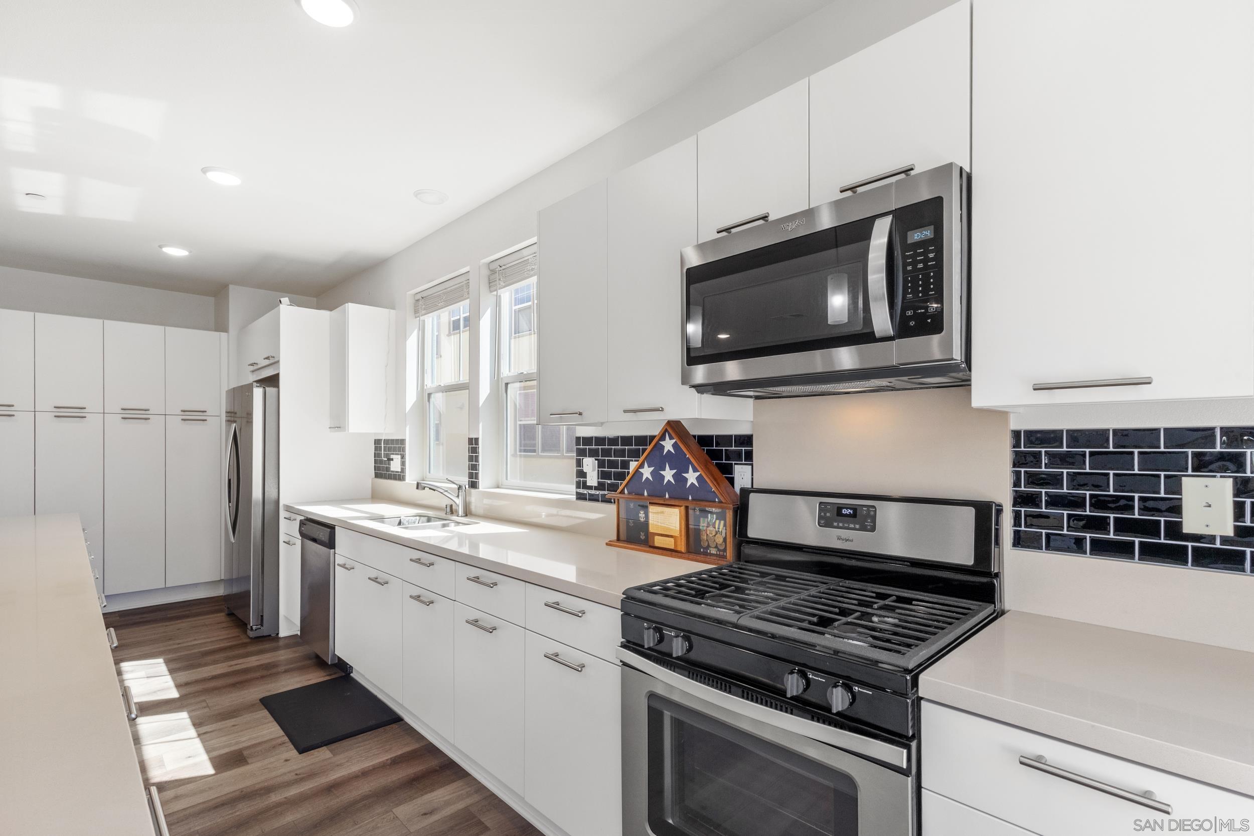 Detail Gallery Image 5 of 35 For 5301  Calle Rockfish  #98,  San Diego,  CA 92154 - 3 Beds | 2/1 Baths