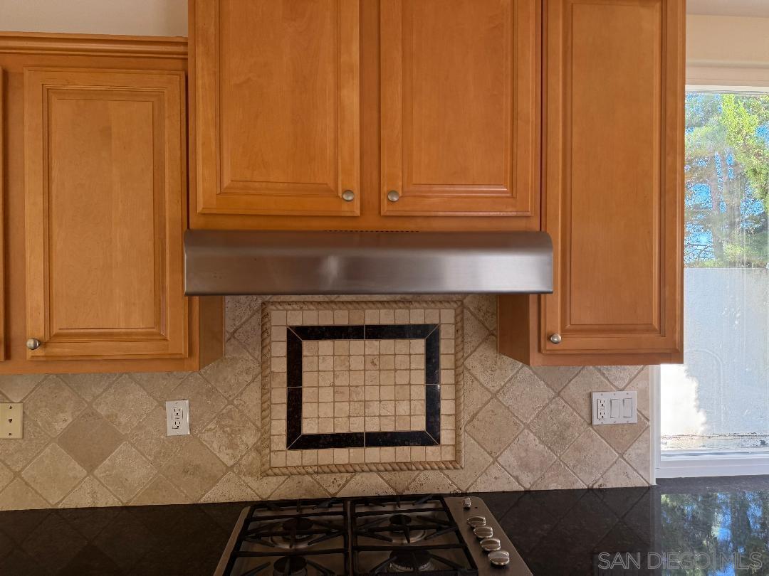 Detail Gallery Image 7 of 27 For 18153  Chretien Court, San Diego,  CA 92128 - 3 Beds | 2 Baths
