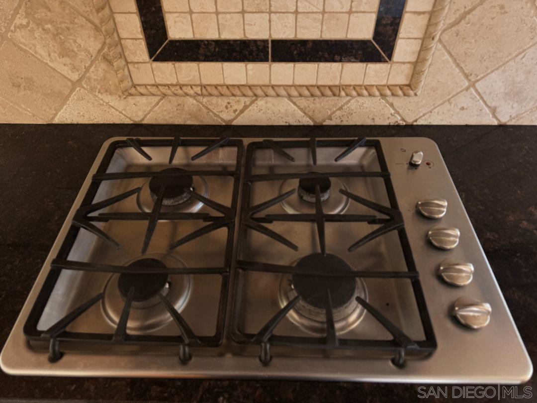 Detail Gallery Image 8 of 27 For 18153  Chretien Court, San Diego,  CA 92128 - 3 Beds | 2 Baths