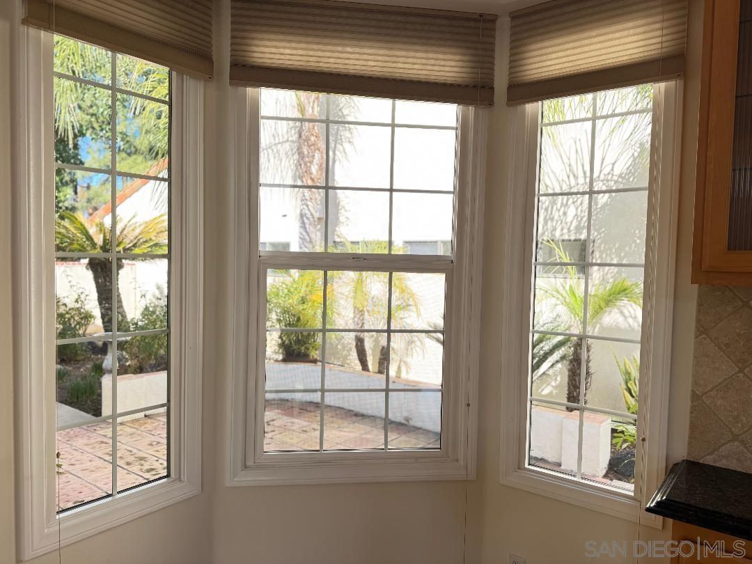 Detail Gallery Image 9 of 27 For 18153  Chretien Court, San Diego,  CA 92128 - 3 Beds | 2 Baths