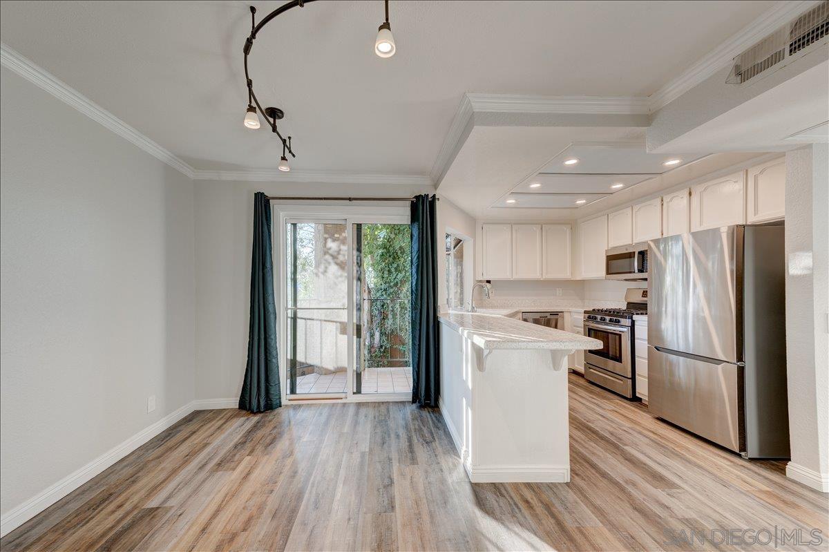 Detail Gallery Image 6 of 19 For 2849  E Street  7, San Diego,  CA 92102 - 2 Beds | 2 Baths