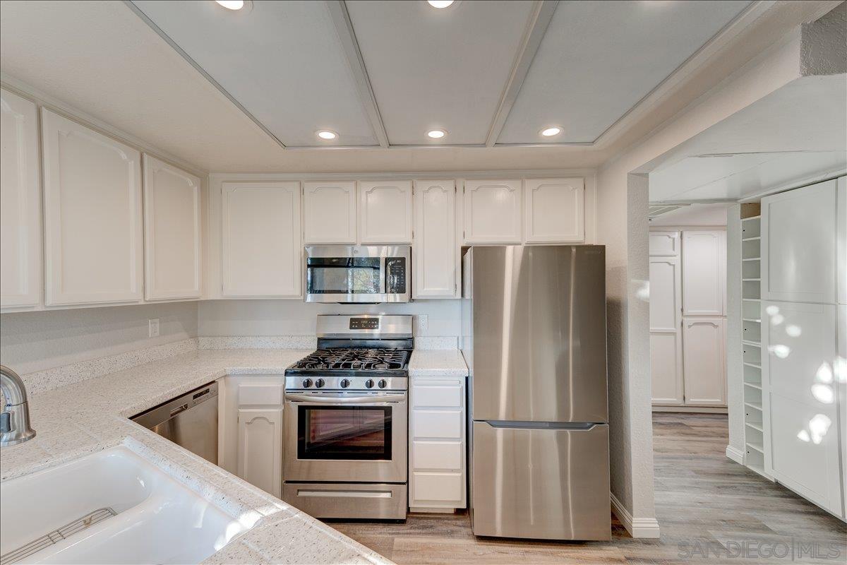 Detail Gallery Image 9 of 19 For 2849  E Street  7, San Diego,  CA 92102 - 2 Beds | 2 Baths