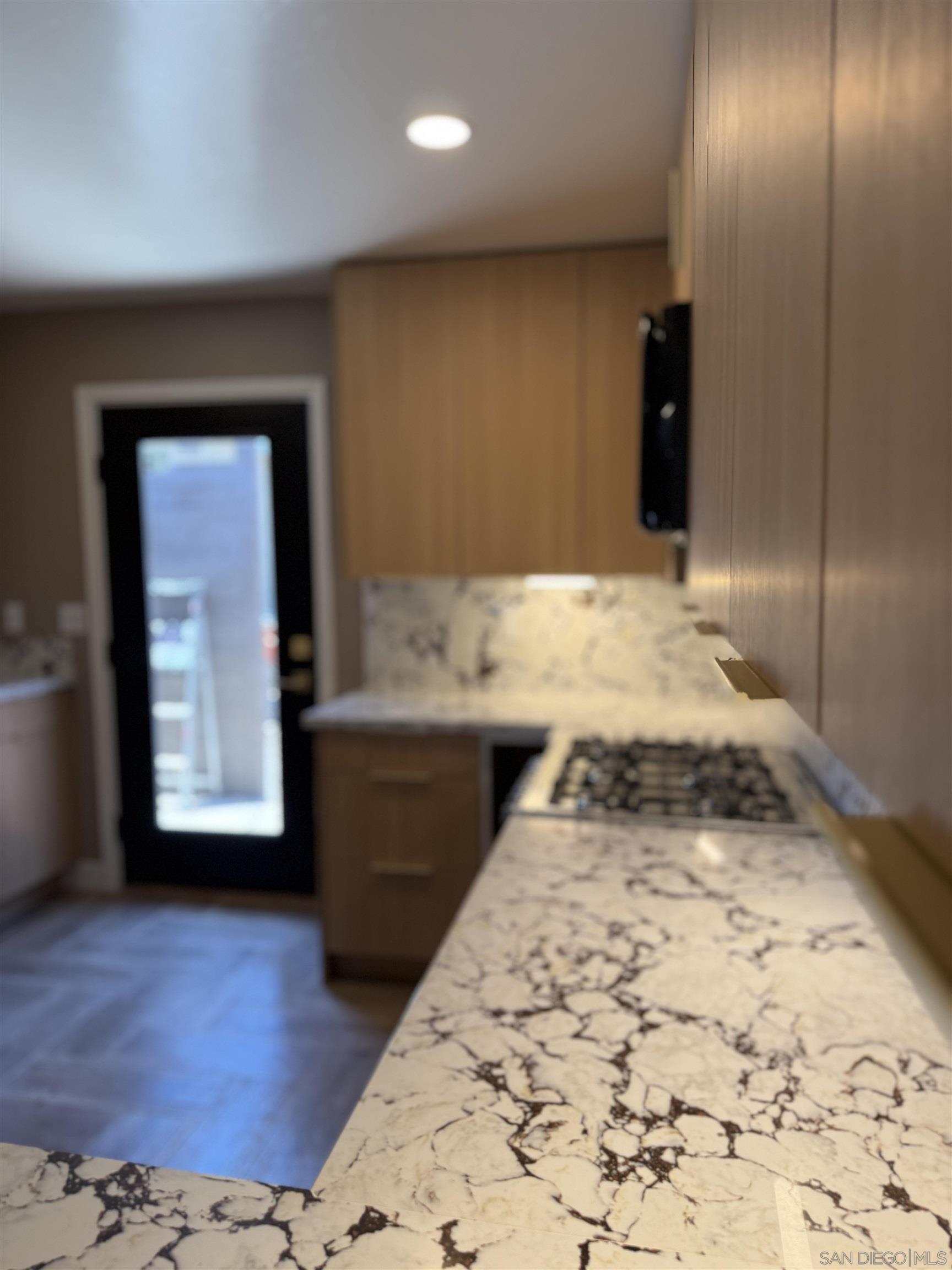 Detail Gallery Image 11 of 28 For 519  Camelot Drive, Oceanside,  CA 92054 - – Beds | – Baths