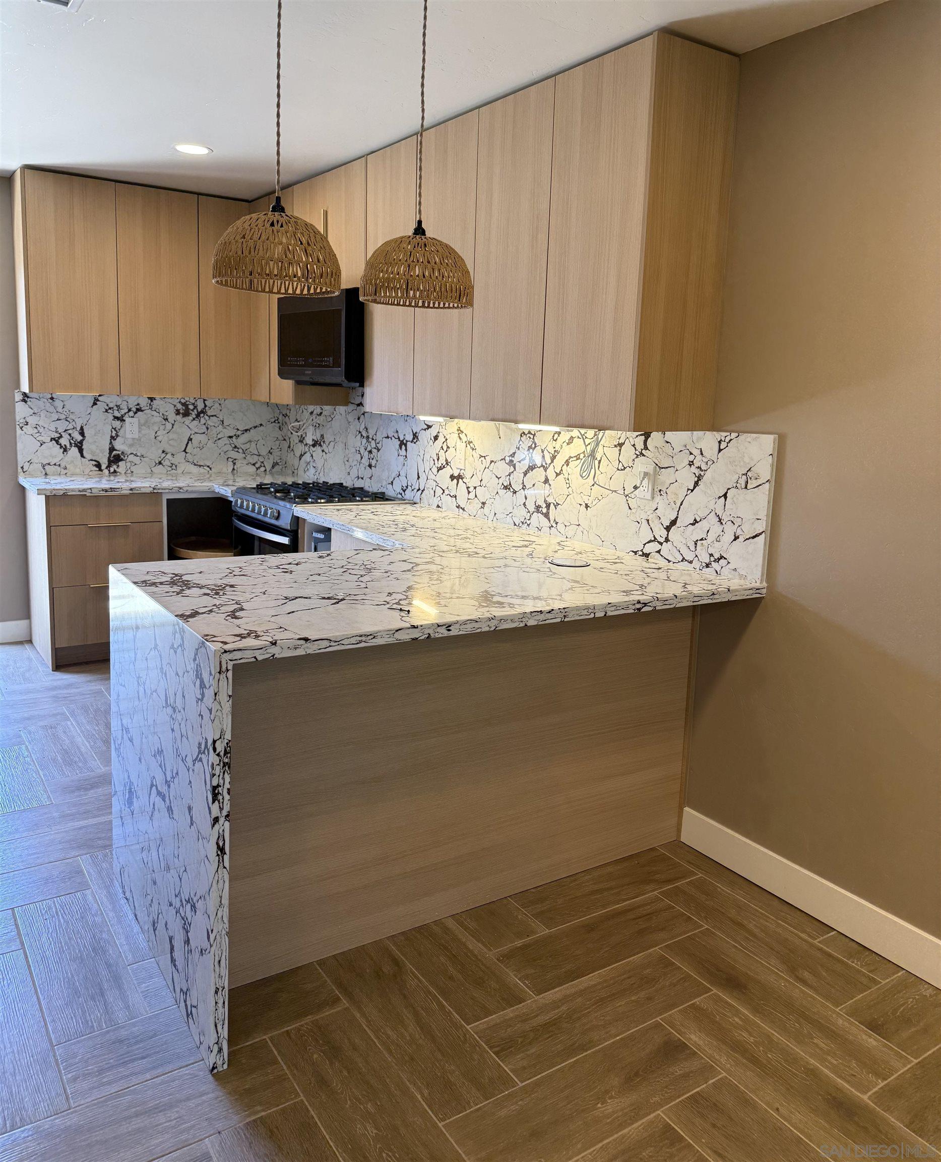 Detail Gallery Image 13 of 28 For 519  Camelot Drive, Oceanside,  CA 92054 - – Beds | – Baths