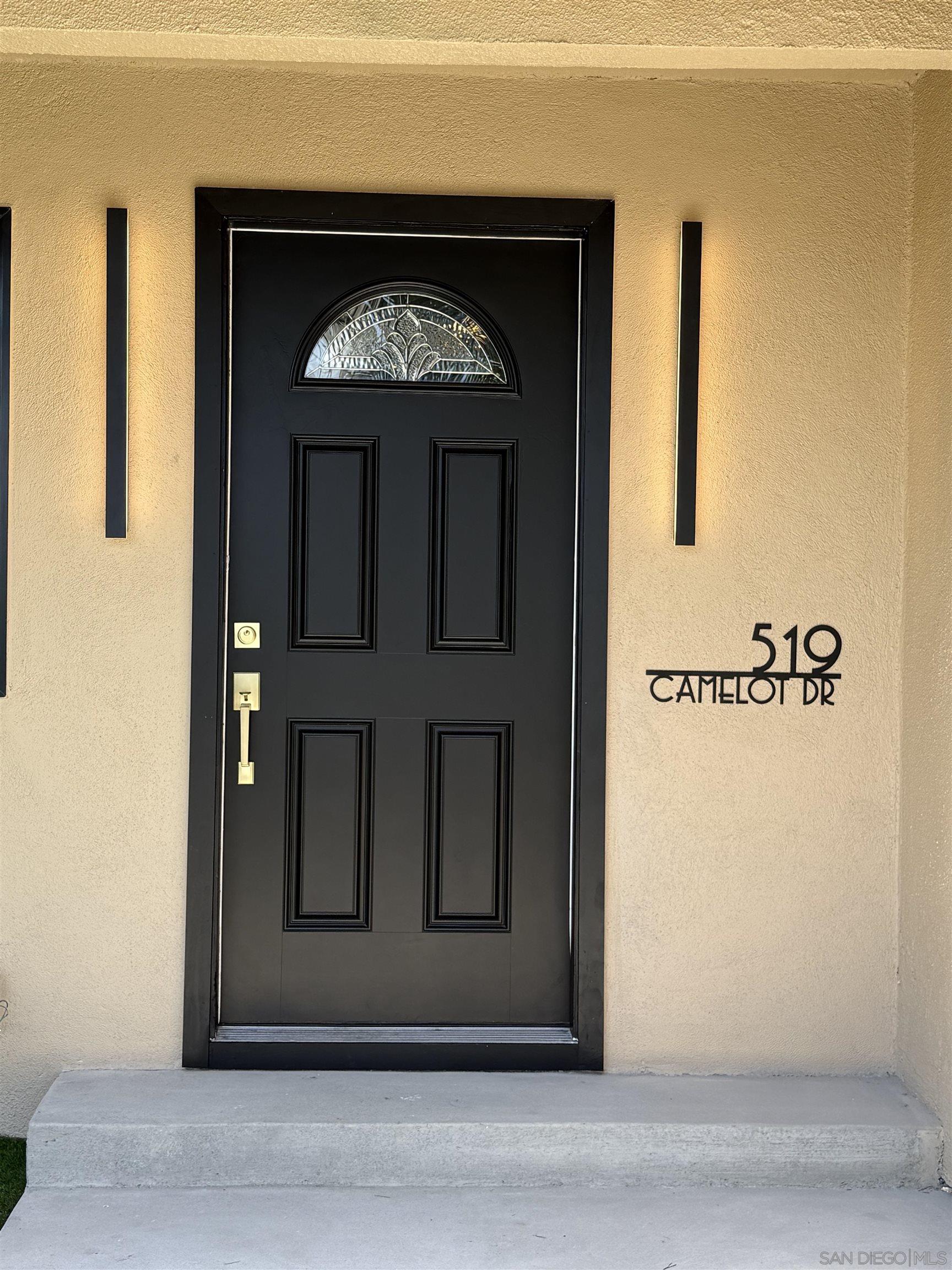 Detail Gallery Image 3 of 28 For 519  Camelot Drive, Oceanside,  CA 92054 - – Beds | – Baths