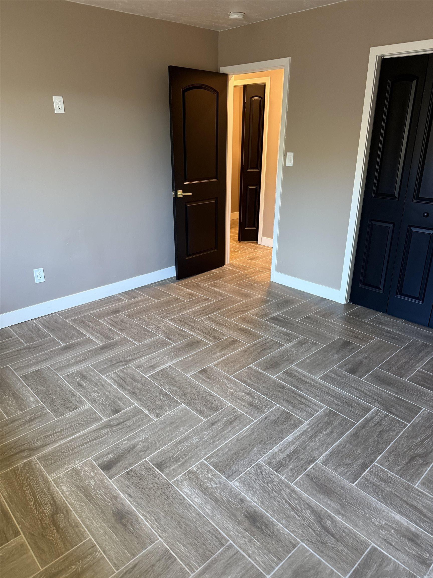 Detail Gallery Image 27 of 28 For 519  Camelot Drive, Oceanside,  CA 92054 - – Beds | – Baths