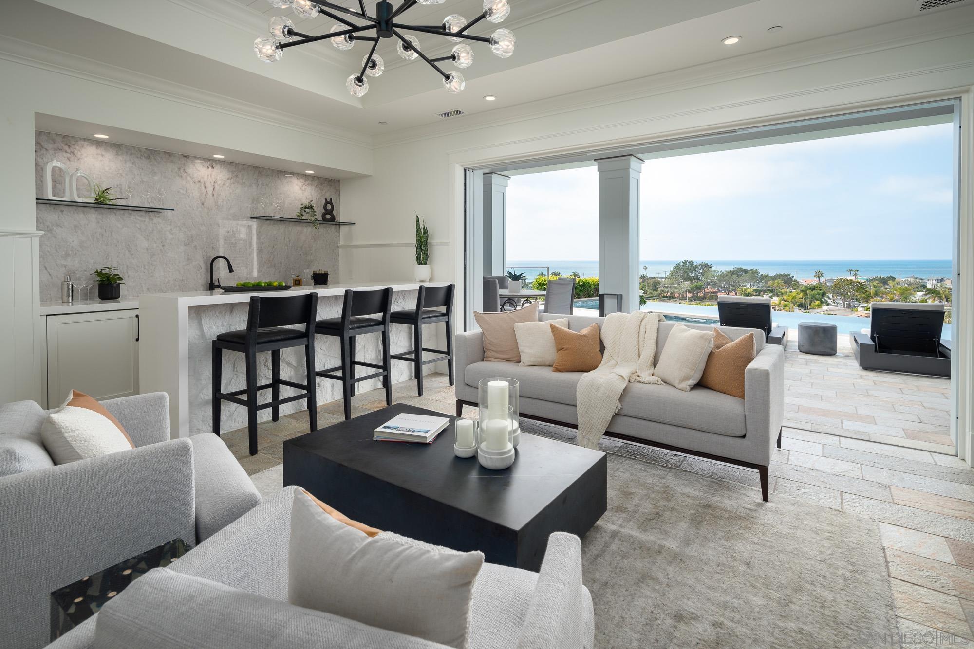 Detail Gallery Image 21 of 37 For 2026  Seaview, Del Mar,  CA 92014 - 5 Beds | 5/2 Baths