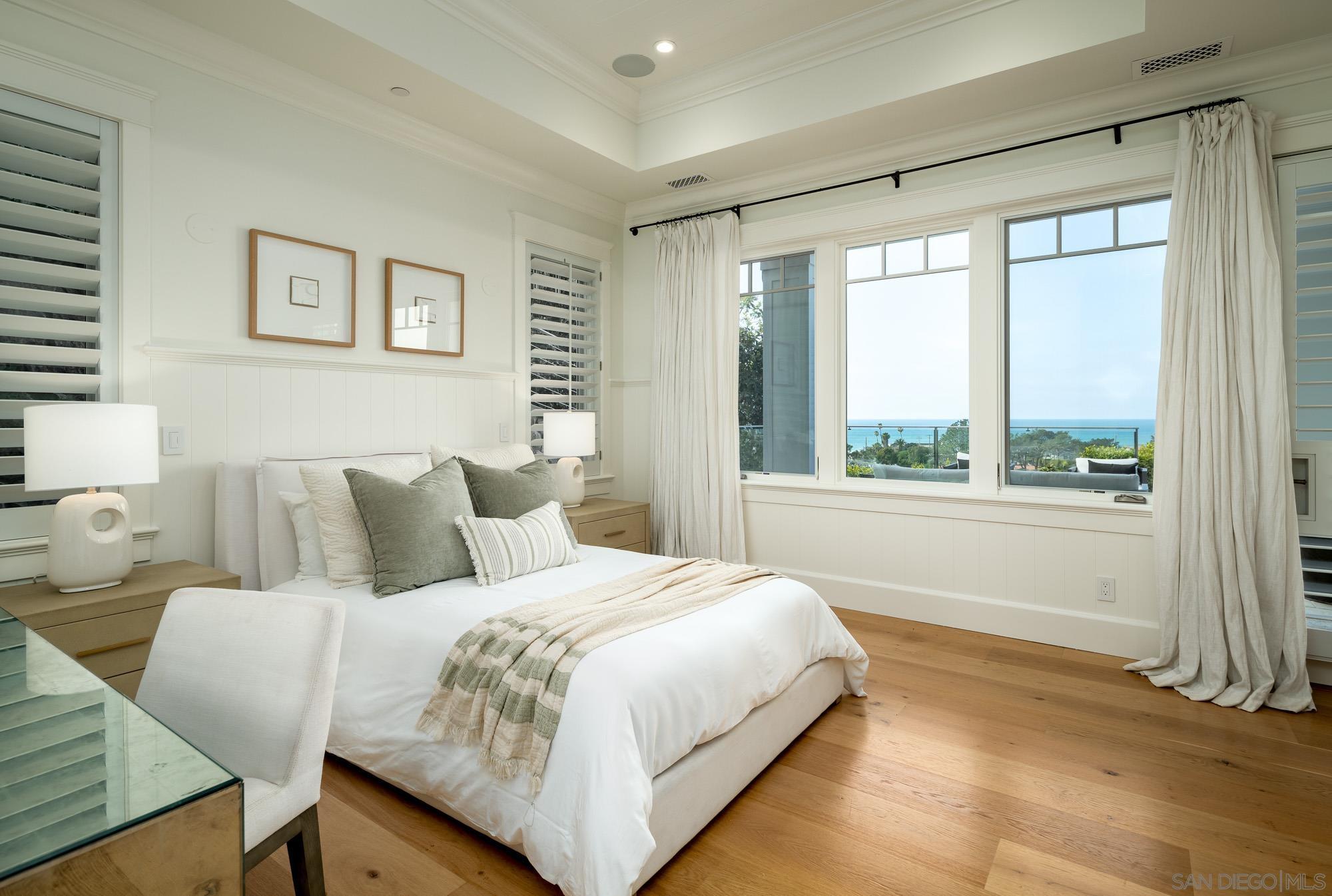 Detail Gallery Image 22 of 37 For 2026  Seaview, Del Mar,  CA 92014 - 5 Beds | 5/2 Baths