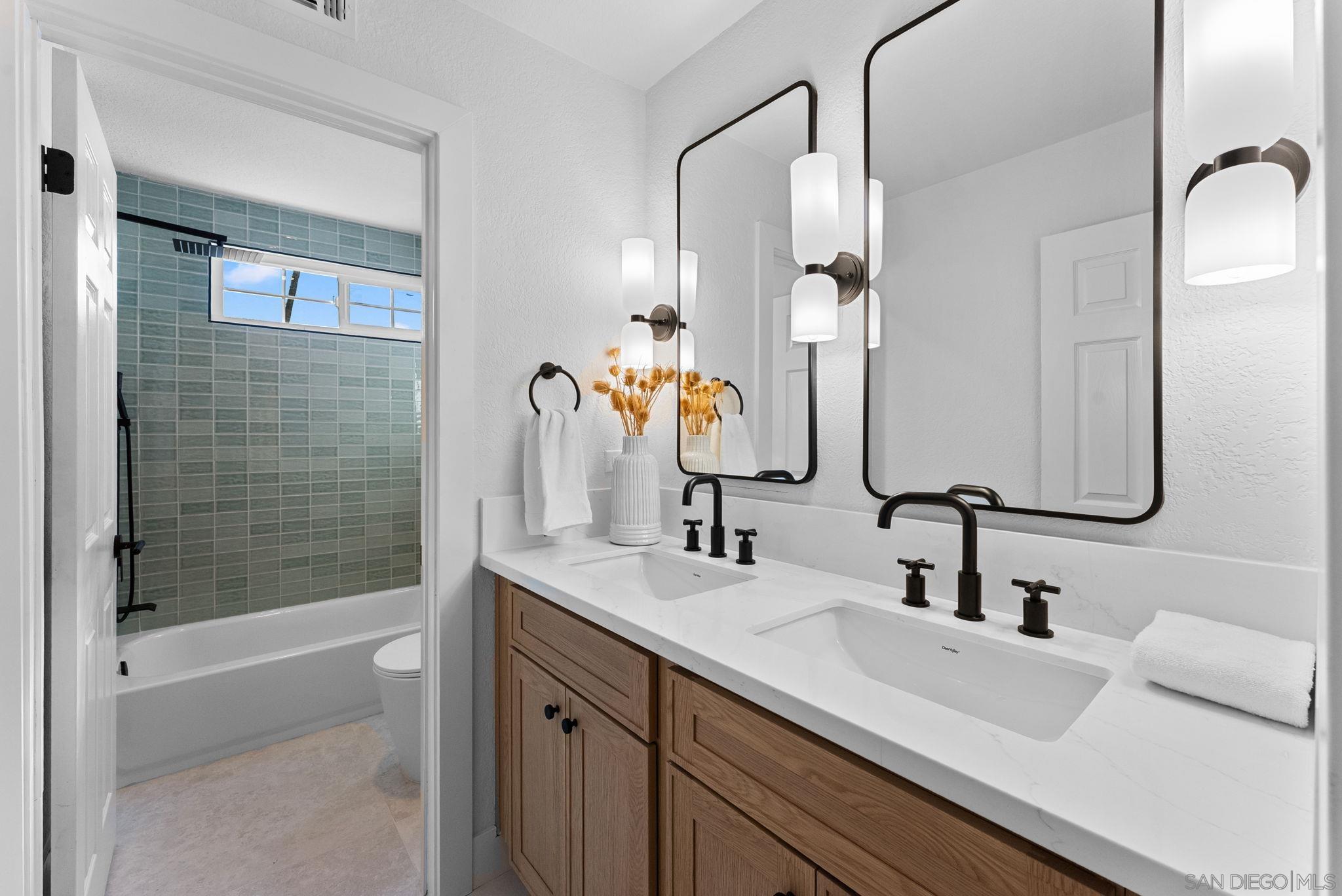 Detail Gallery Image 31 of 45 For 12257  Avenida Consentido, San Diego,  CA 92128 - 4 Beds | 3 Baths