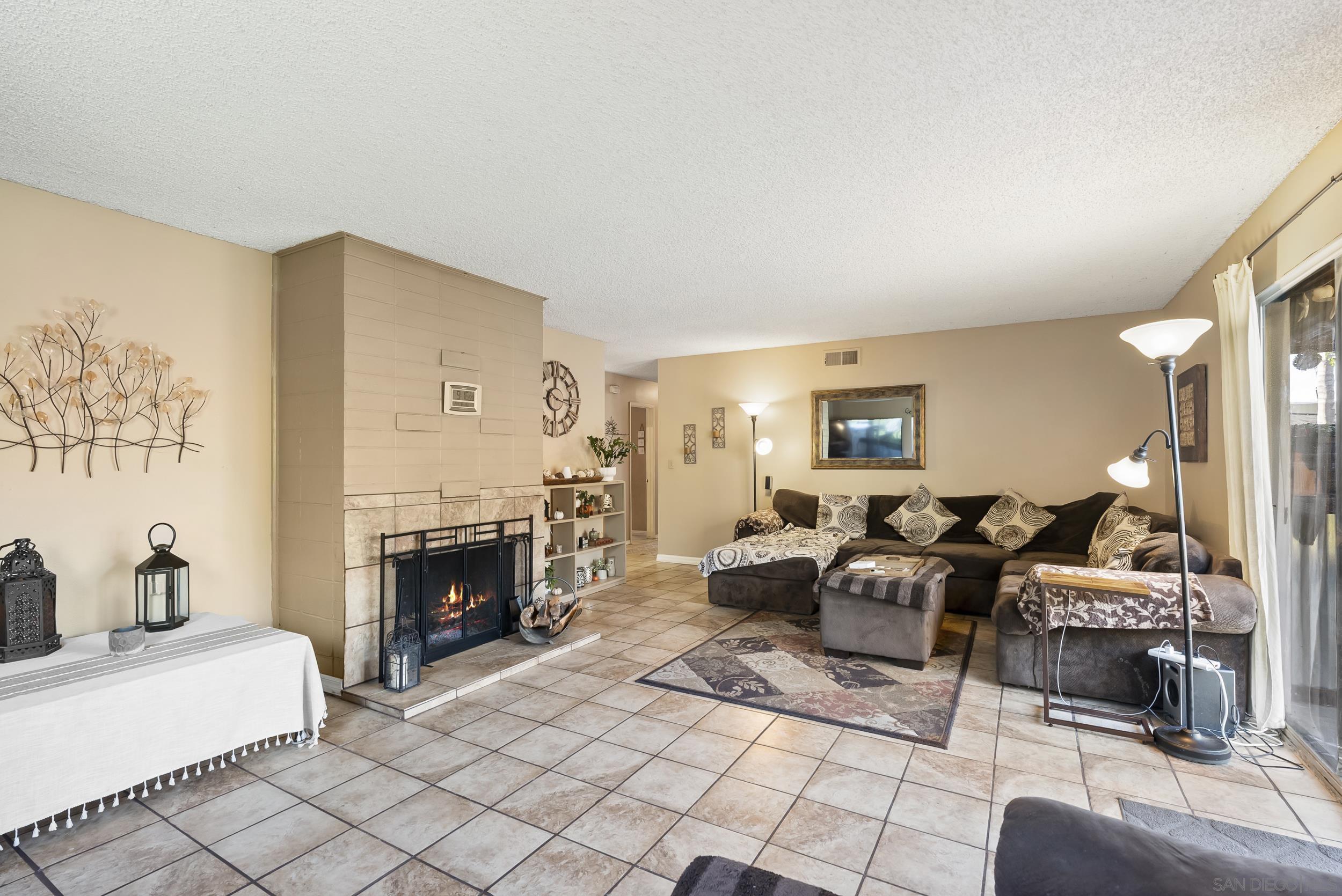 Detail Gallery Image 12 of 61 For 1007  Genie Ln, Cardiff By The Sea,  CA 92007 - 3 Beds | 2 Baths