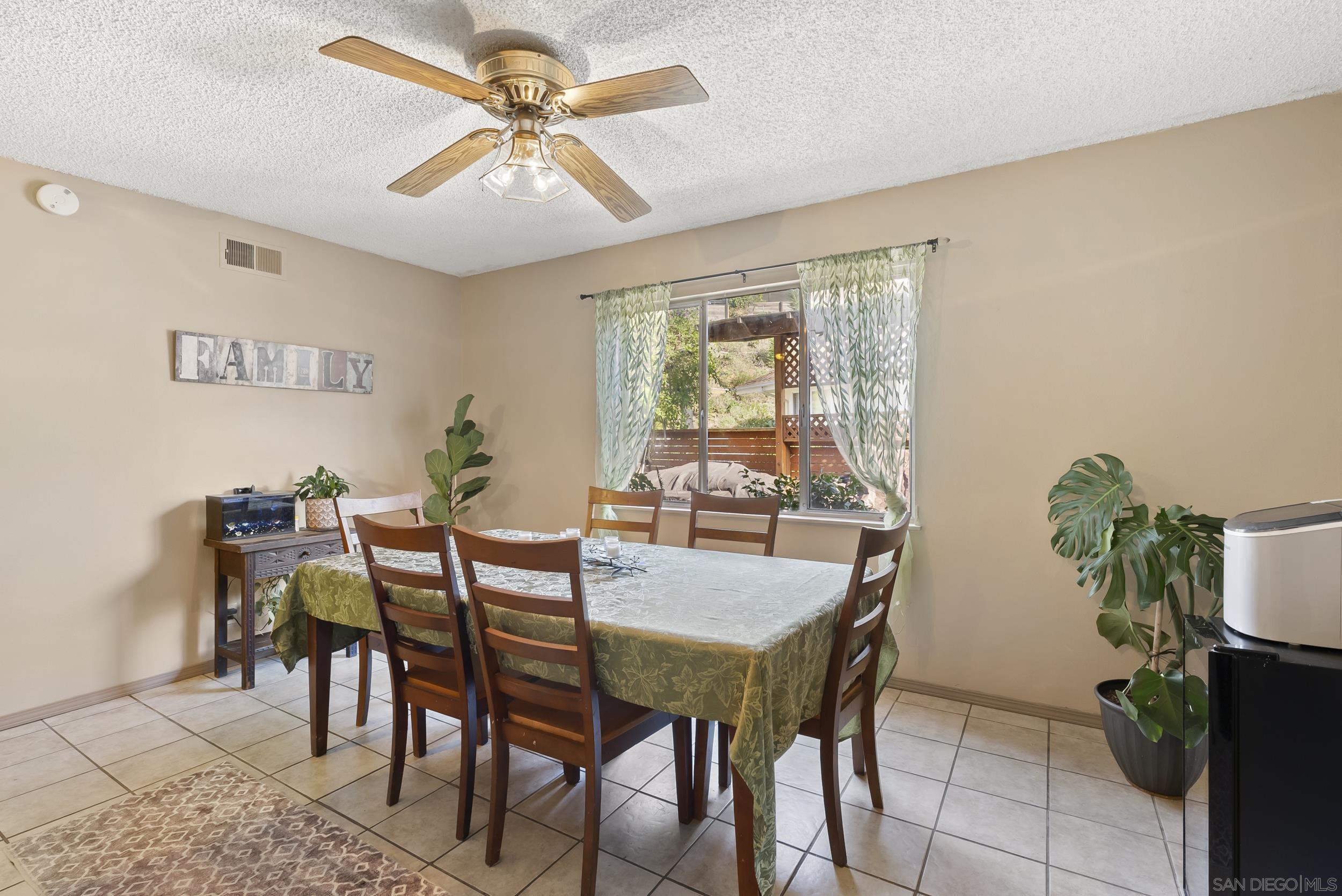 Detail Gallery Image 15 of 61 For 1007  Genie Ln, Cardiff By The Sea,  CA 92007 - 3 Beds | 2 Baths