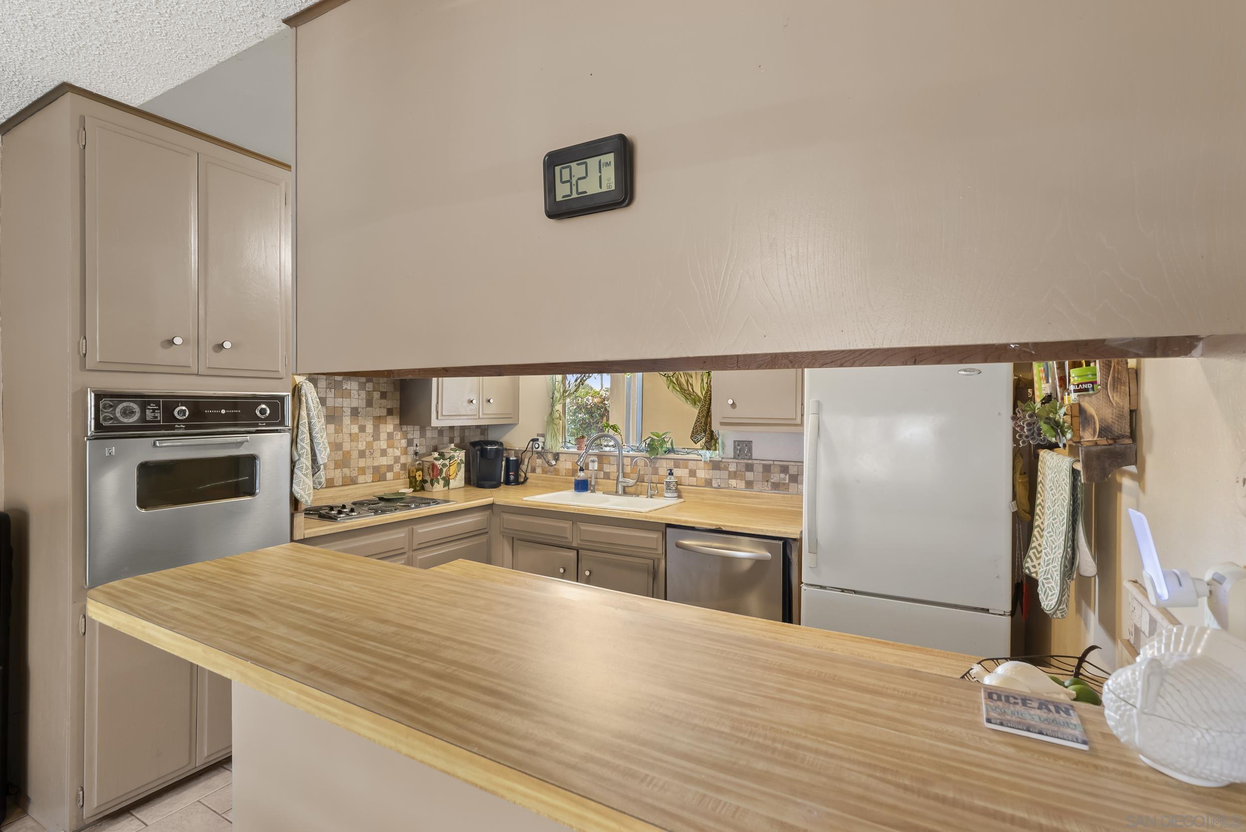 Detail Gallery Image 18 of 61 For 1007  Genie Ln, Cardiff By The Sea,  CA 92007 - 3 Beds | 2 Baths