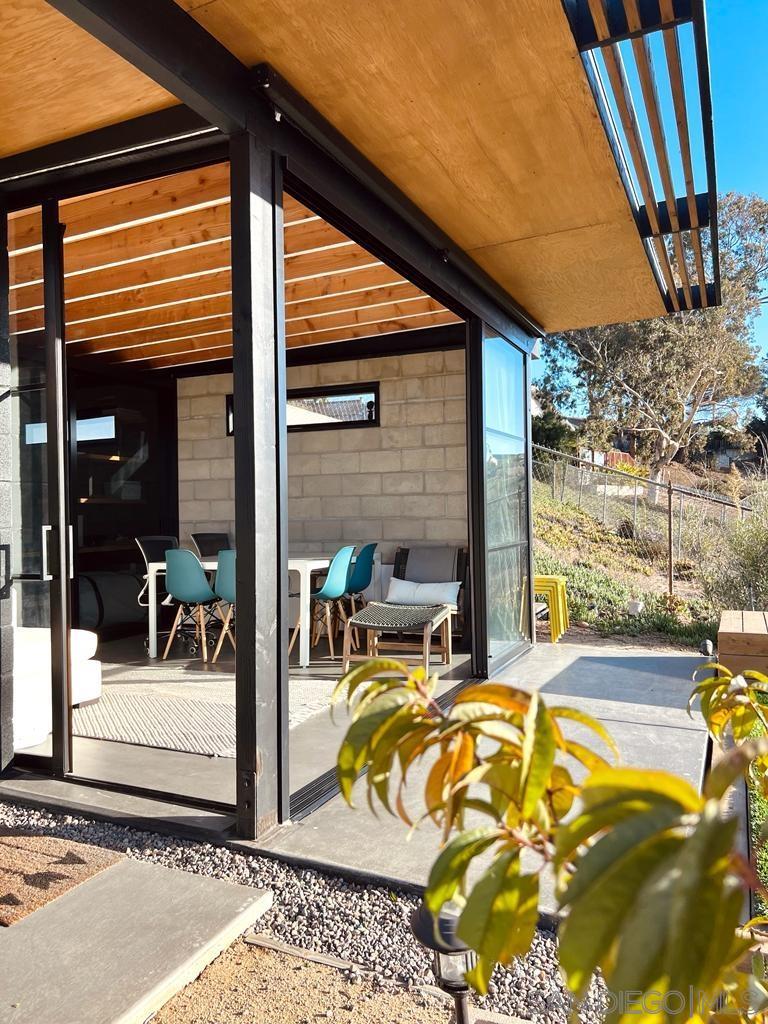 Detail Gallery Image 6 of 31 For 5560  Diane Ave, San Diego,  CA 92117 - 4 Beds | 3/1 Baths