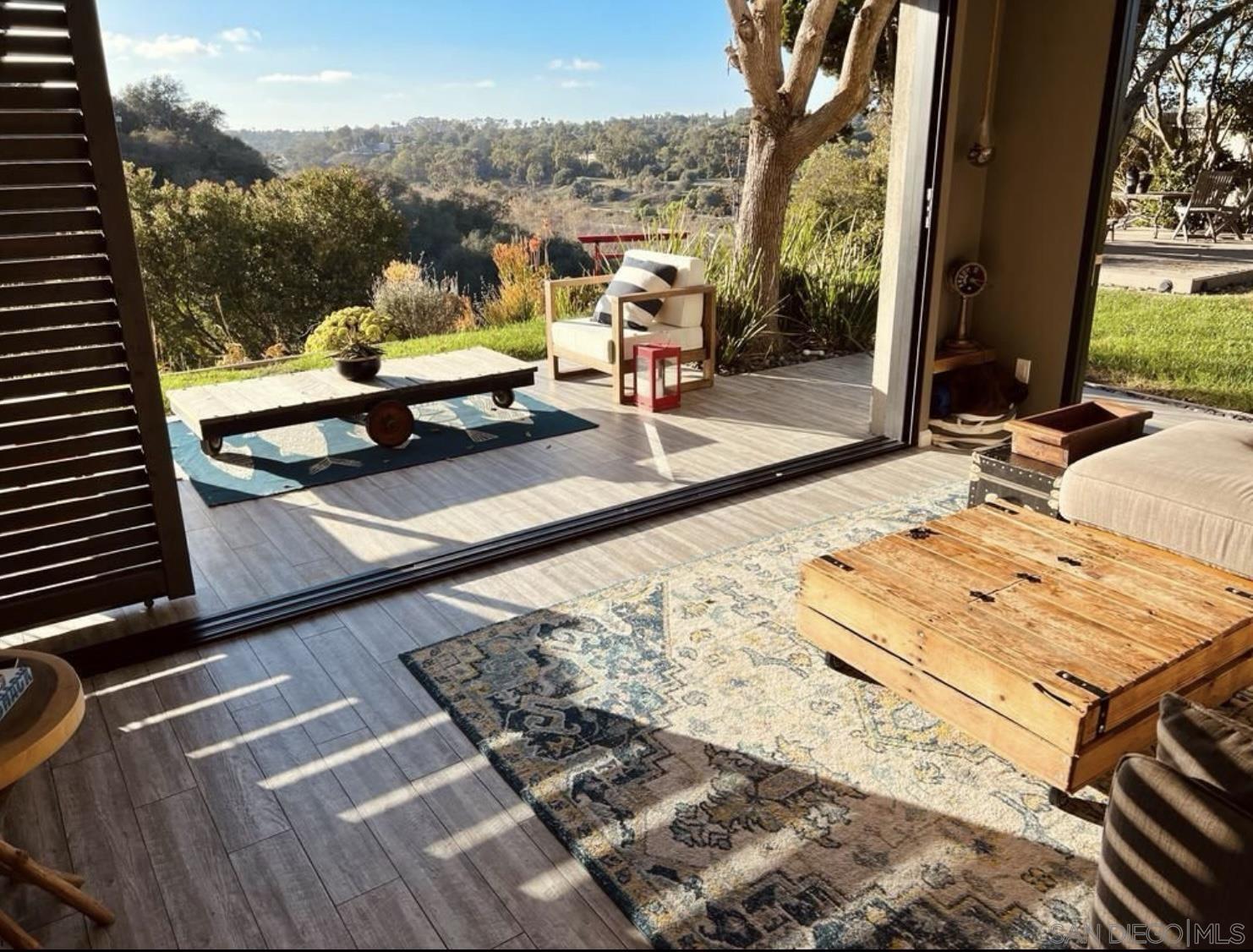 Detail Gallery Image 8 of 31 For 5560  Diane Ave, San Diego,  CA 92117 - 4 Beds | 3/1 Baths