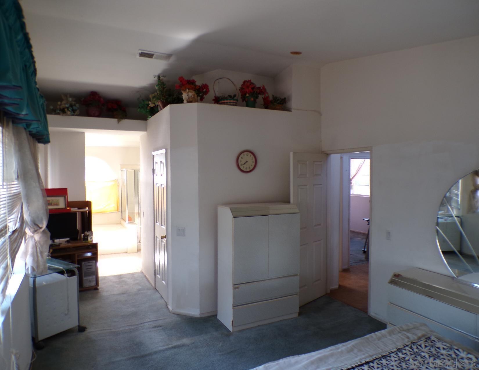 Detail Gallery Image 11 of 16 For 1501  Corte Capriana, Escondido,  CA 92026 - 4 Beds | 3 Baths