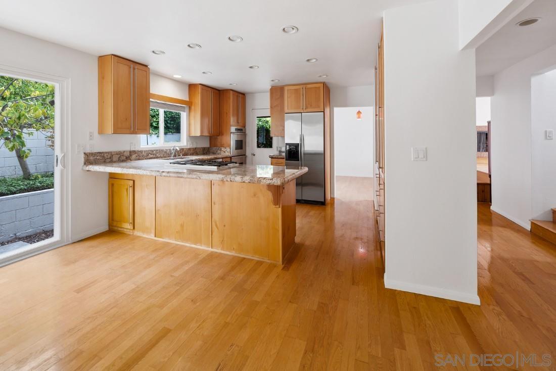 Detail Gallery Image 15 of 52 For 13045  via Esperia, Del Mar,  CA 92014 - 4 Beds | 3 Baths