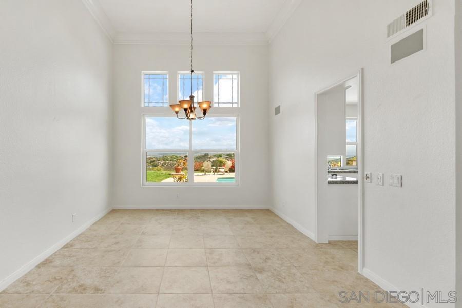 Detail Gallery Image 10 of 58 For 16998  Obsidian Dr, Ramona,  CA 92065 - 4 Beds | 3 Baths