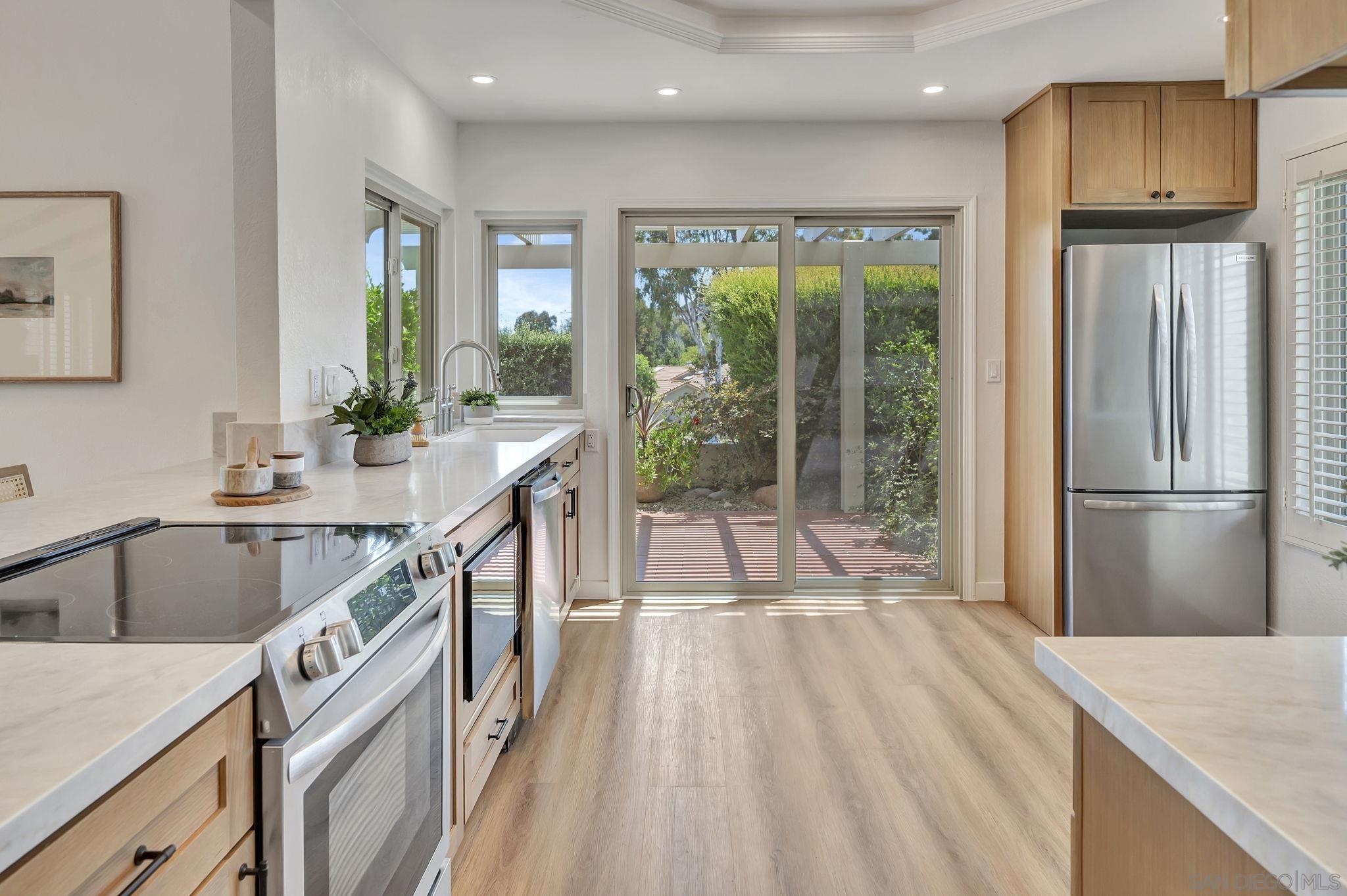 Detail Gallery Image 13 of 49 For 12880  Circulo Dardo, San Diego,  CA 92128 - 3 Beds | 2 Baths