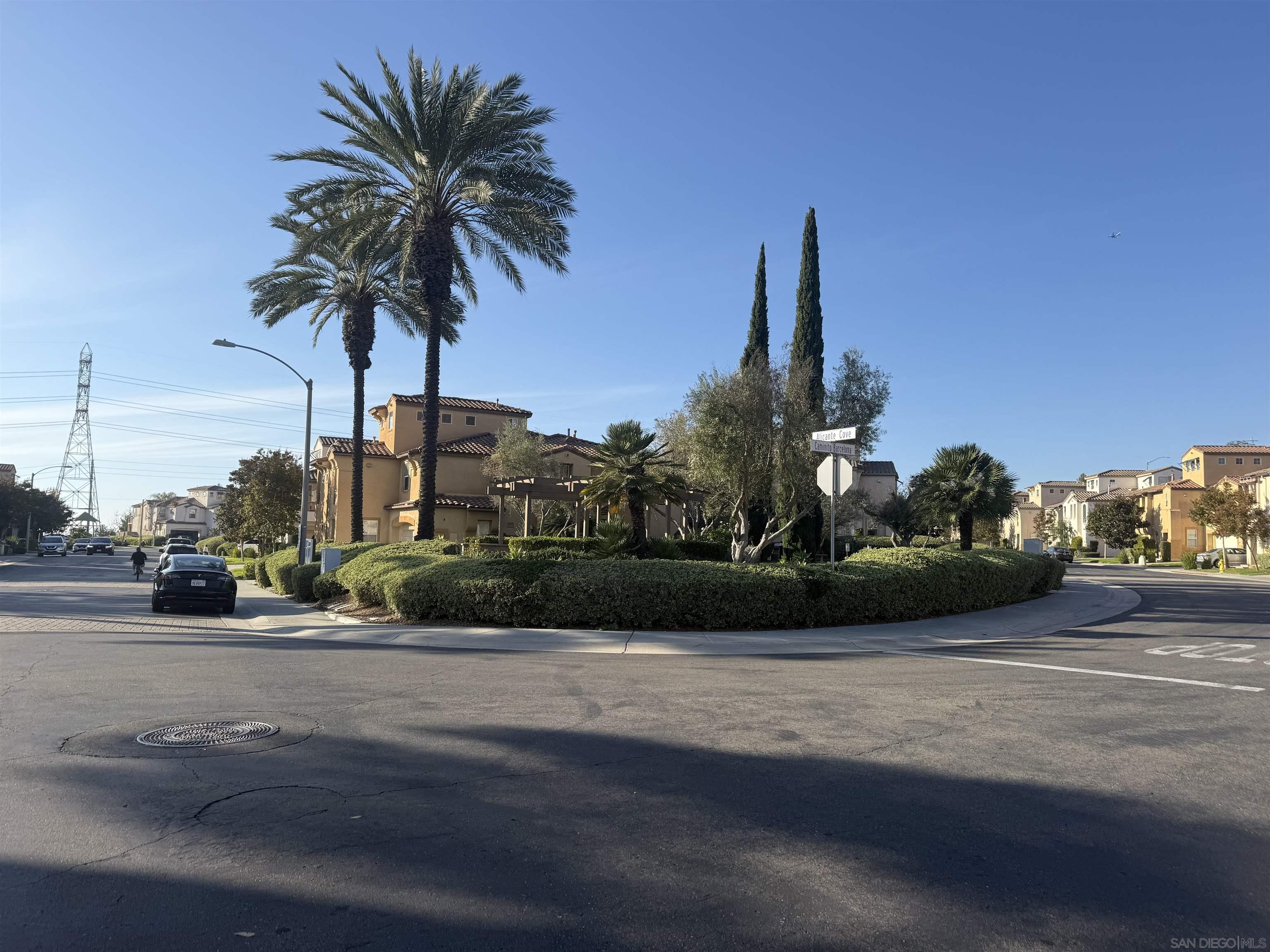 Detail Gallery Image 3 of 3 For 2284  Alicante, Chula Vista,  CA 91914 - 3 Beds | 2 Baths