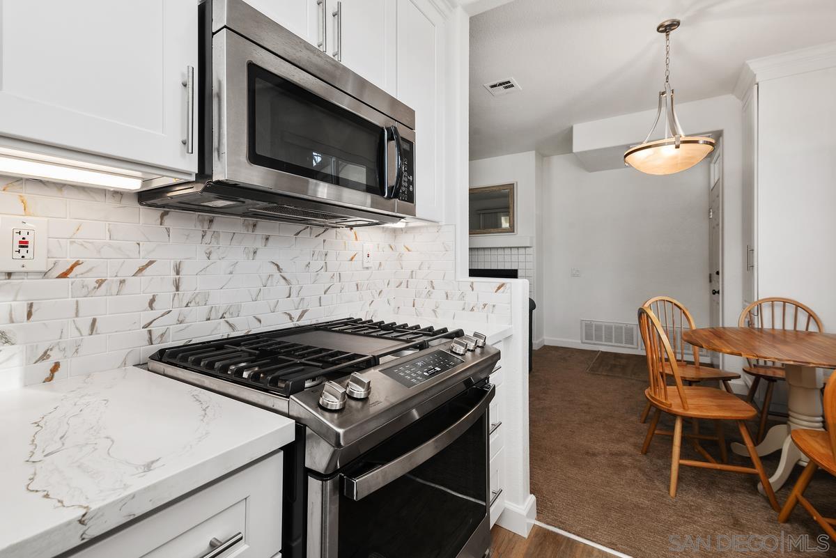 Detail Gallery Image 11 of 32 For 3605  Bernwood Pl  74, San Diego,  CA 92130 - 2 Beds | 2 Baths