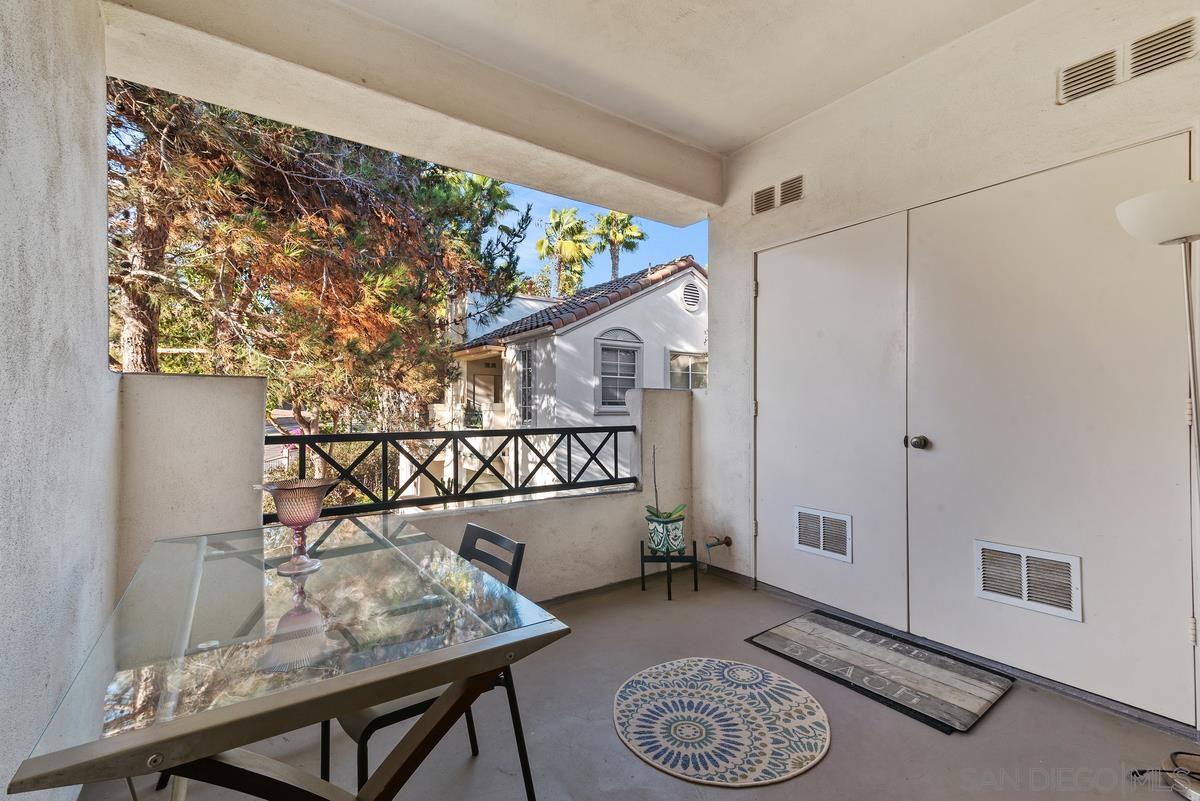 Detail Gallery Image 5 of 32 For 3605  Bernwood Pl  74, San Diego,  CA 92130 - 2 Beds | 2 Baths
