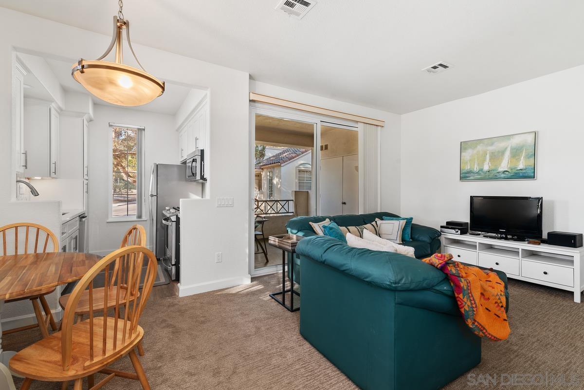 Detail Gallery Image 6 of 32 For 3605  Bernwood Pl  74, San Diego,  CA 92130 - 2 Beds | 2 Baths