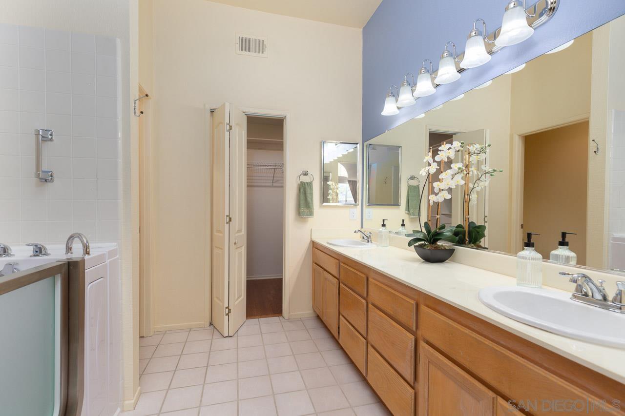Detail Gallery Image 12 of 21 For 11110  Portobelo Drive, San Diego,  CA 92124 - 2 Beds | 2 Baths