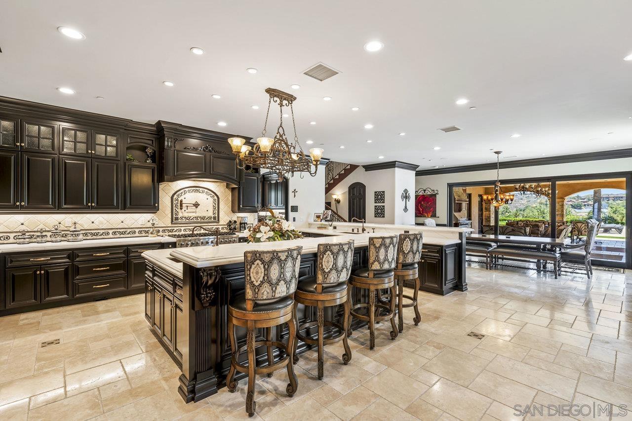 Detail Gallery Image 12 of 67 For 14170  Bryce Pt, Poway,  CA 92064 - 8 Beds | 9/4 Baths