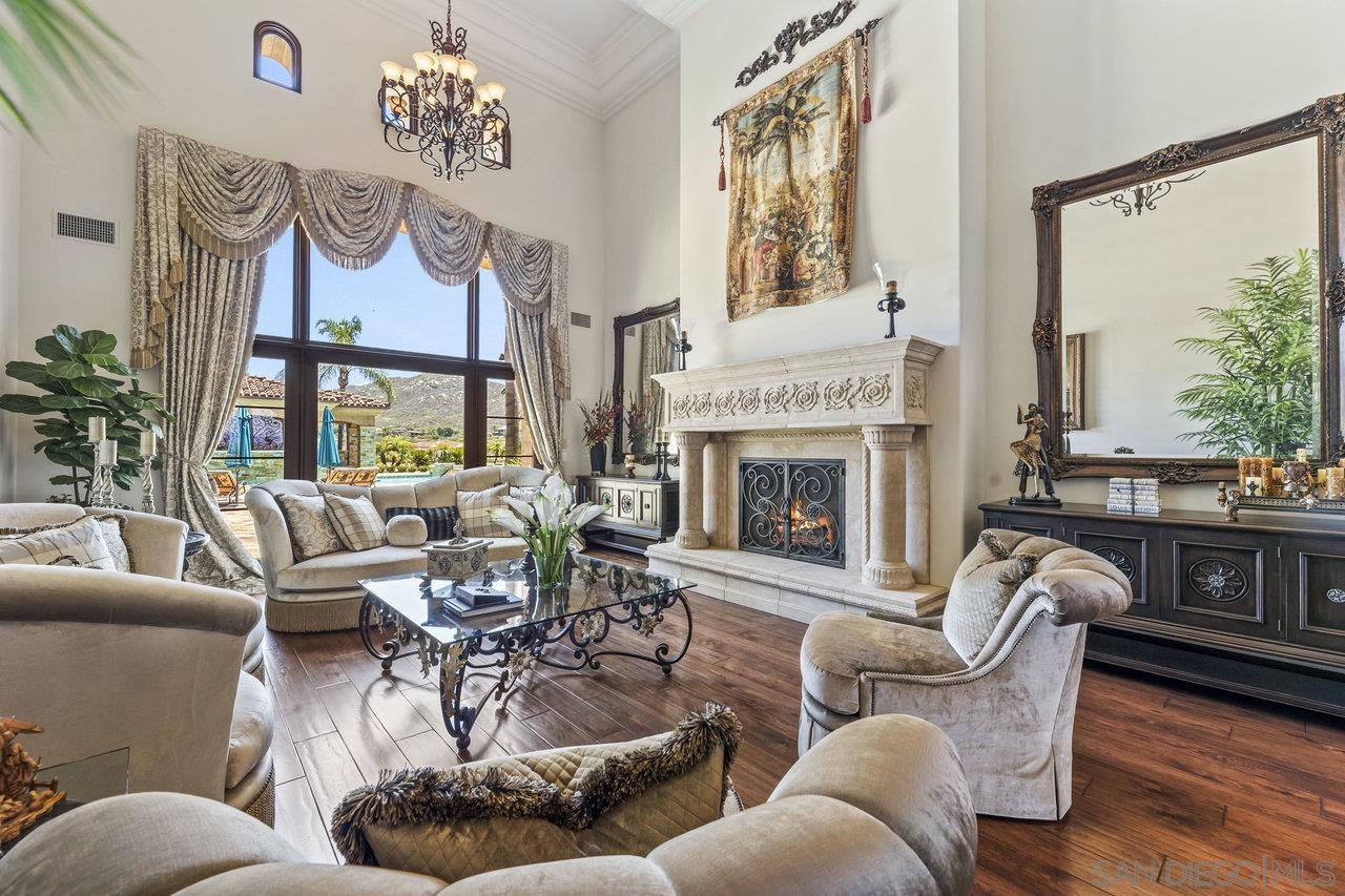 Detail Gallery Image 8 of 67 For 14170  Bryce Pt, Poway,  CA 92064 - 8 Beds | 9/4 Baths