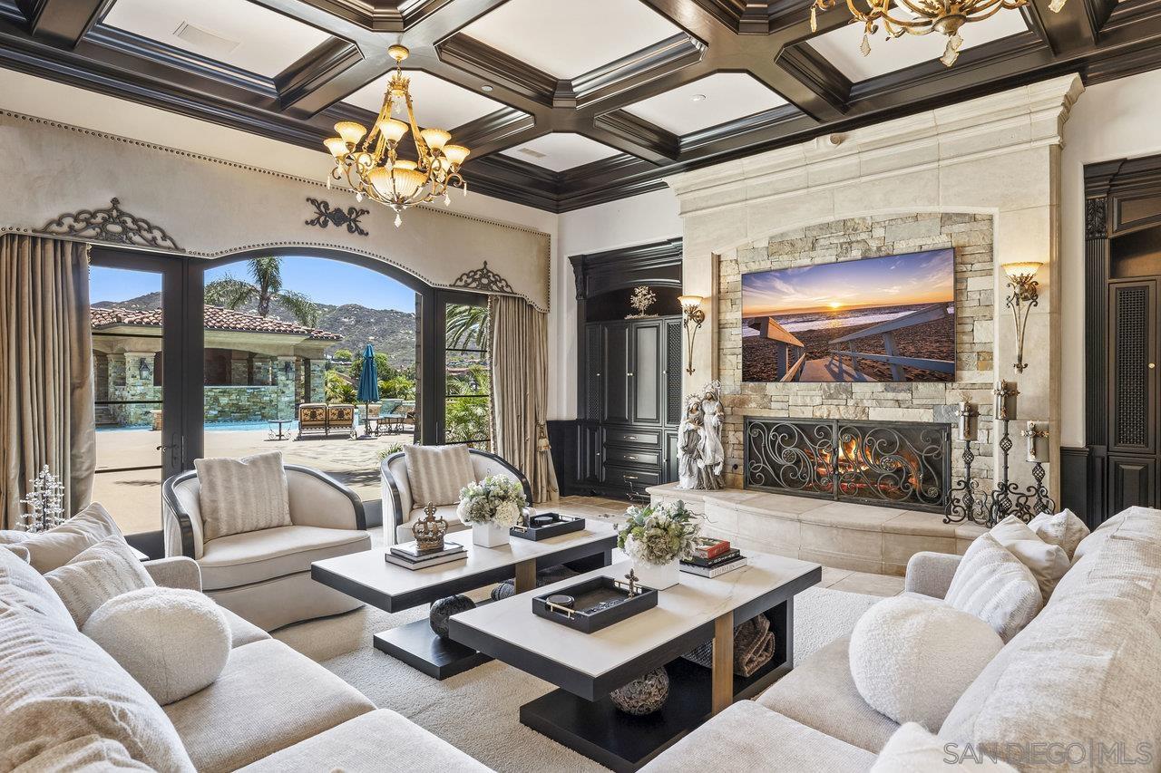 Detail Gallery Image 9 of 67 For 14170  Bryce Pt, Poway,  CA 92064 - 8 Beds | 9/4 Baths