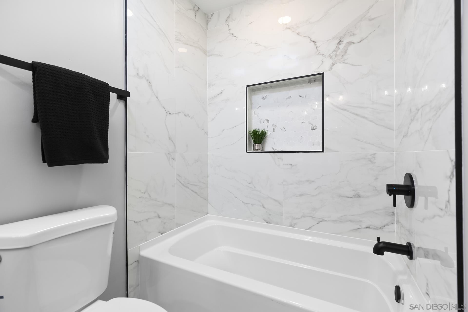 Detail Gallery Image 39 of 46 For 3226  Old Heather Road, San Diego,  CA 92111 - 3 Beds | 2/1 Baths