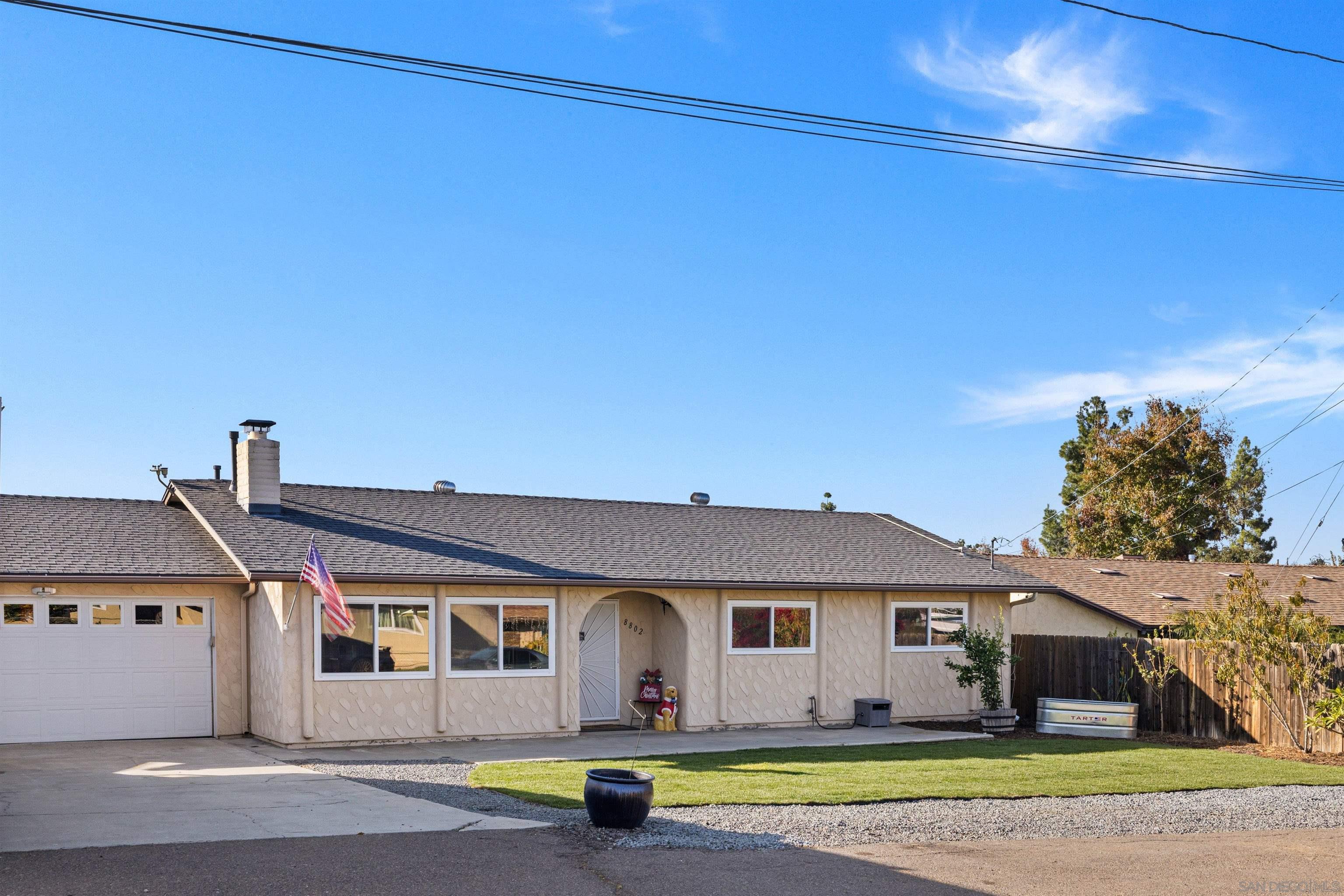 Detail Gallery Image 2 of 30 For 8802  Blue Boy Ln, Santee,  CA 92071 - 3 Beds | 2 Baths