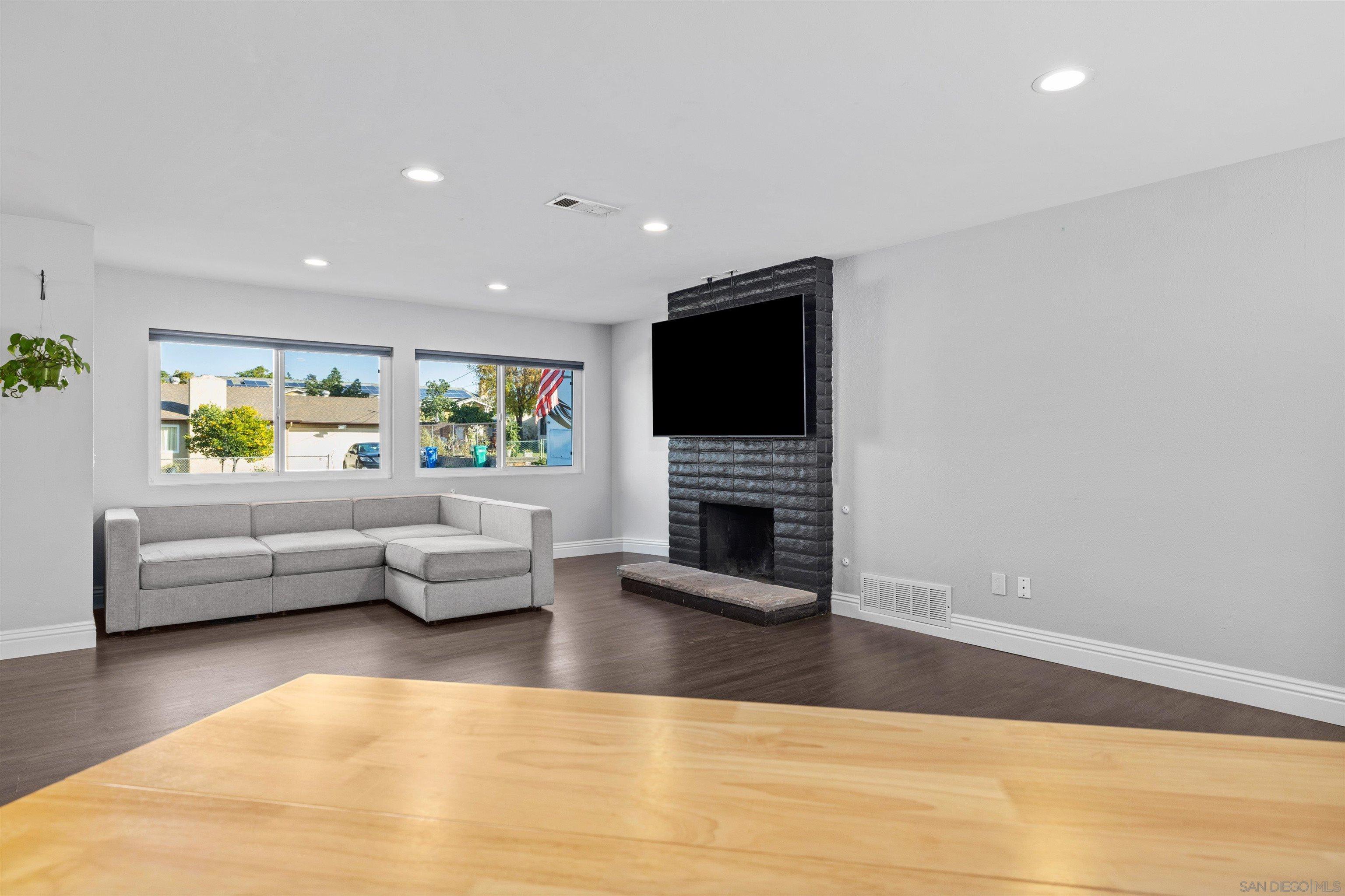 Detail Gallery Image 13 of 30 For 8802  Blue Boy Ln, Santee,  CA 92071 - 3 Beds | 2 Baths