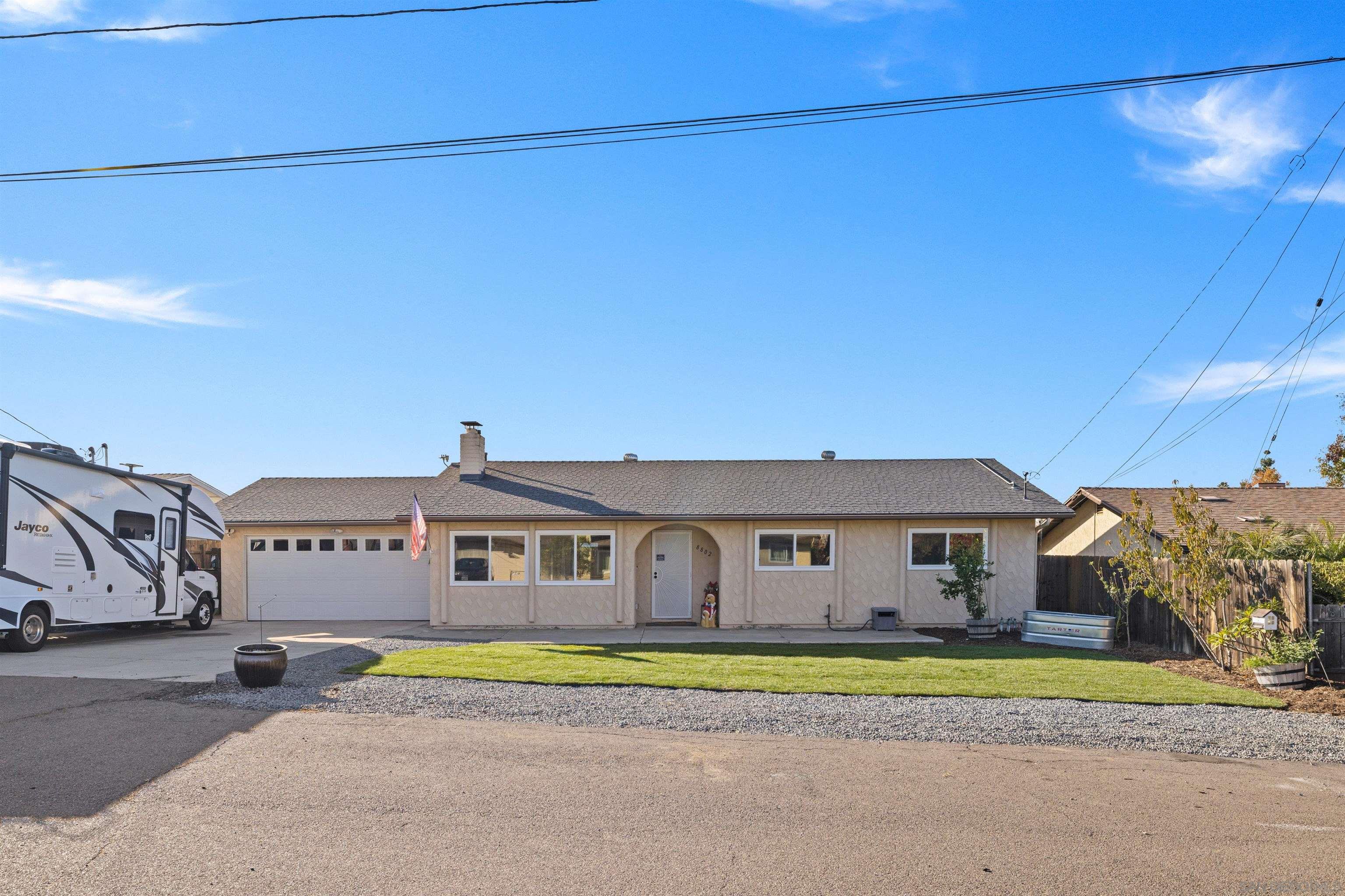 Detail Gallery Image 4 of 30 For 8802  Blue Boy Ln, Santee,  CA 92071 - 3 Beds | 2 Baths