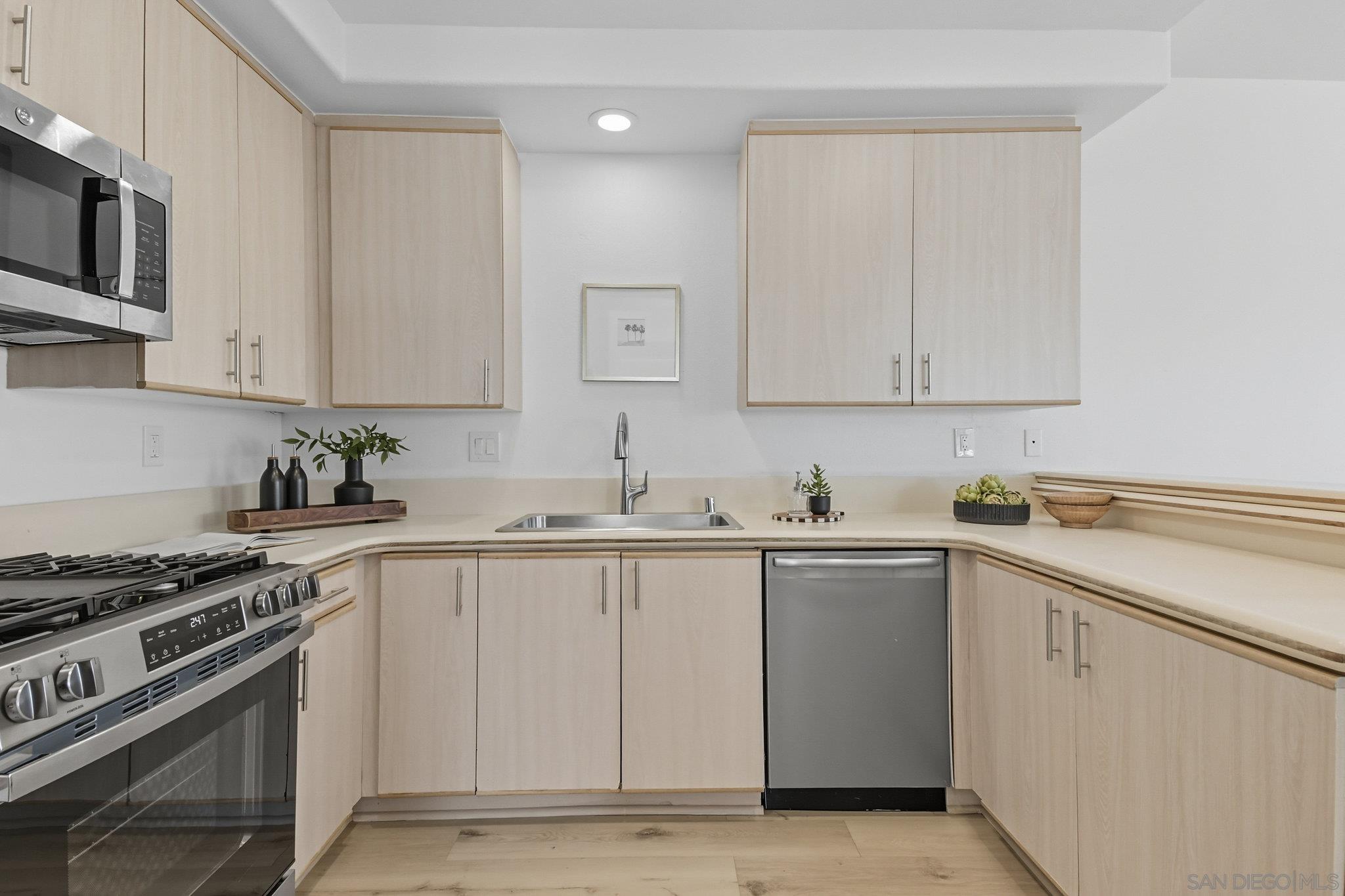 Detail Gallery Image 13 of 36 For 2930  Columbia St  #F,  San Diego,  CA 92103 - 2 Beds | 2 Baths