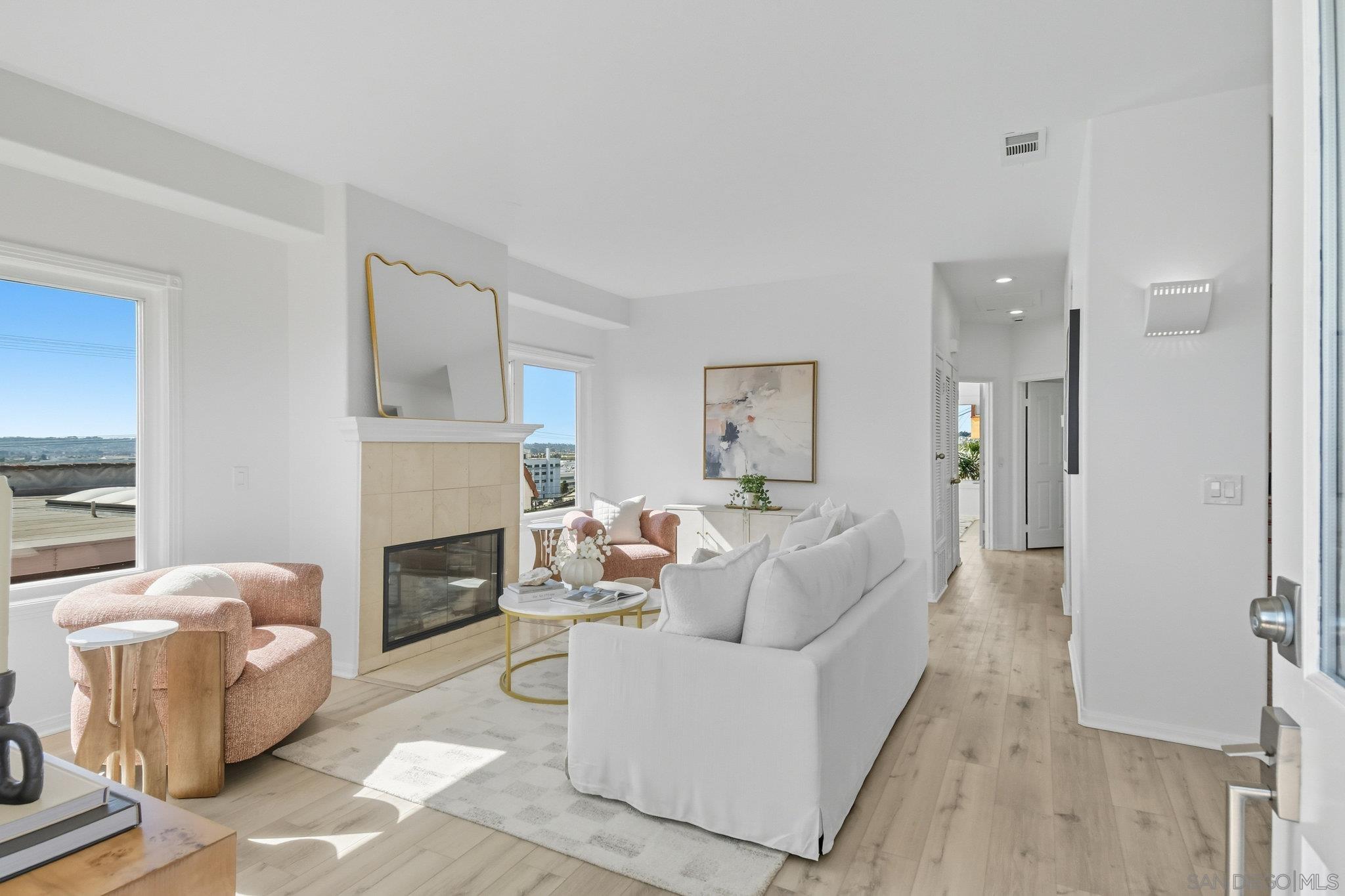 Detail Gallery Image 5 of 36 For 2930  Columbia St  #F,  San Diego,  CA 92103 - 2 Beds | 2 Baths