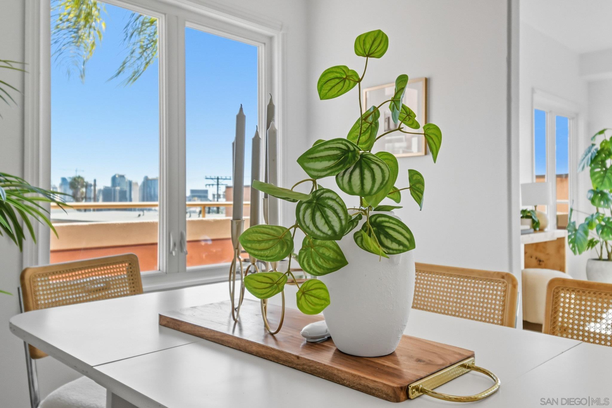 Detail Gallery Image 8 of 36 For 2930  Columbia St  #F,  San Diego,  CA 92103 - 2 Beds | 2 Baths