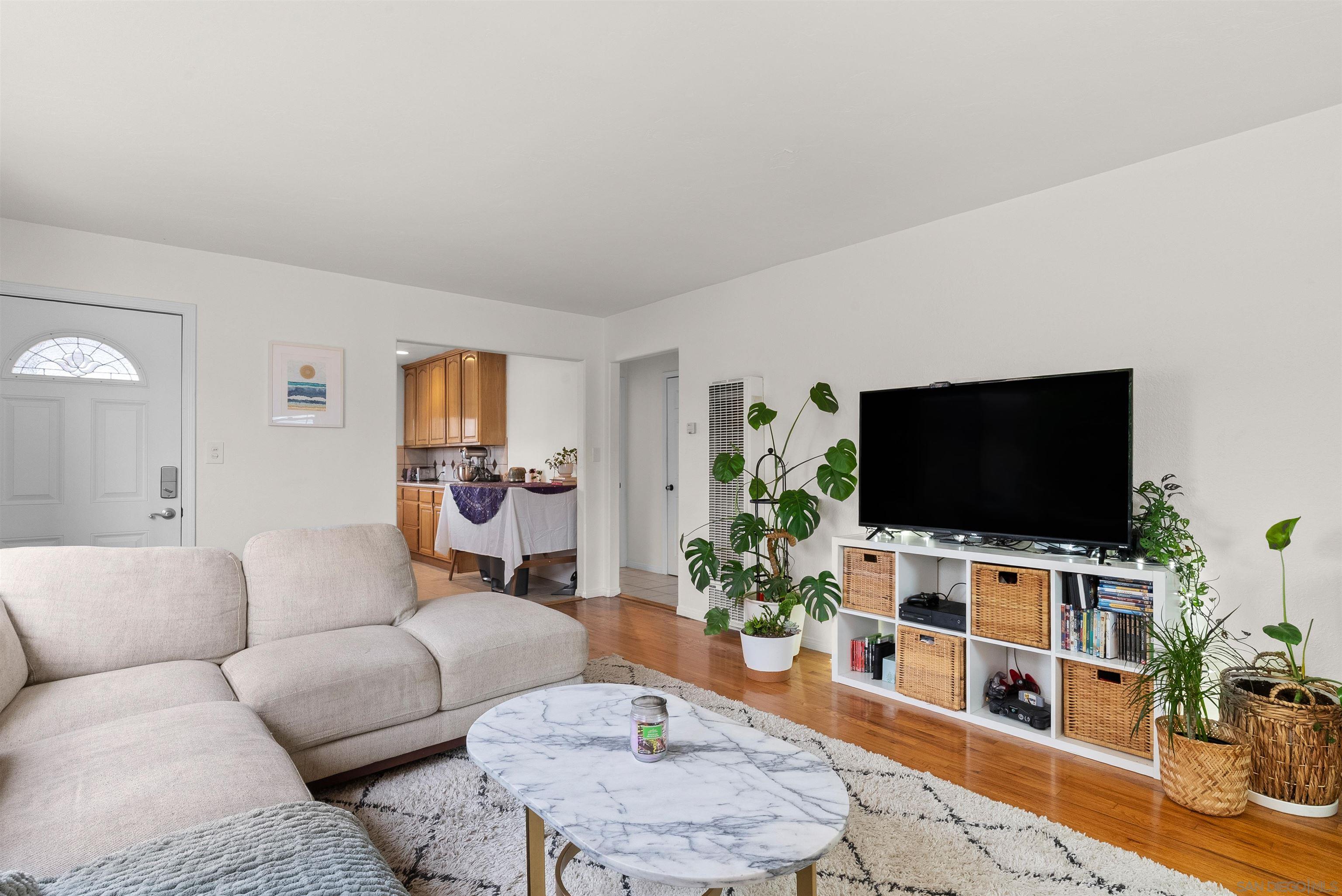 Detail Gallery Image 6 of 28 For 3450  42nd, San Diego,  CA 92105 - 3 Beds | 2 Baths